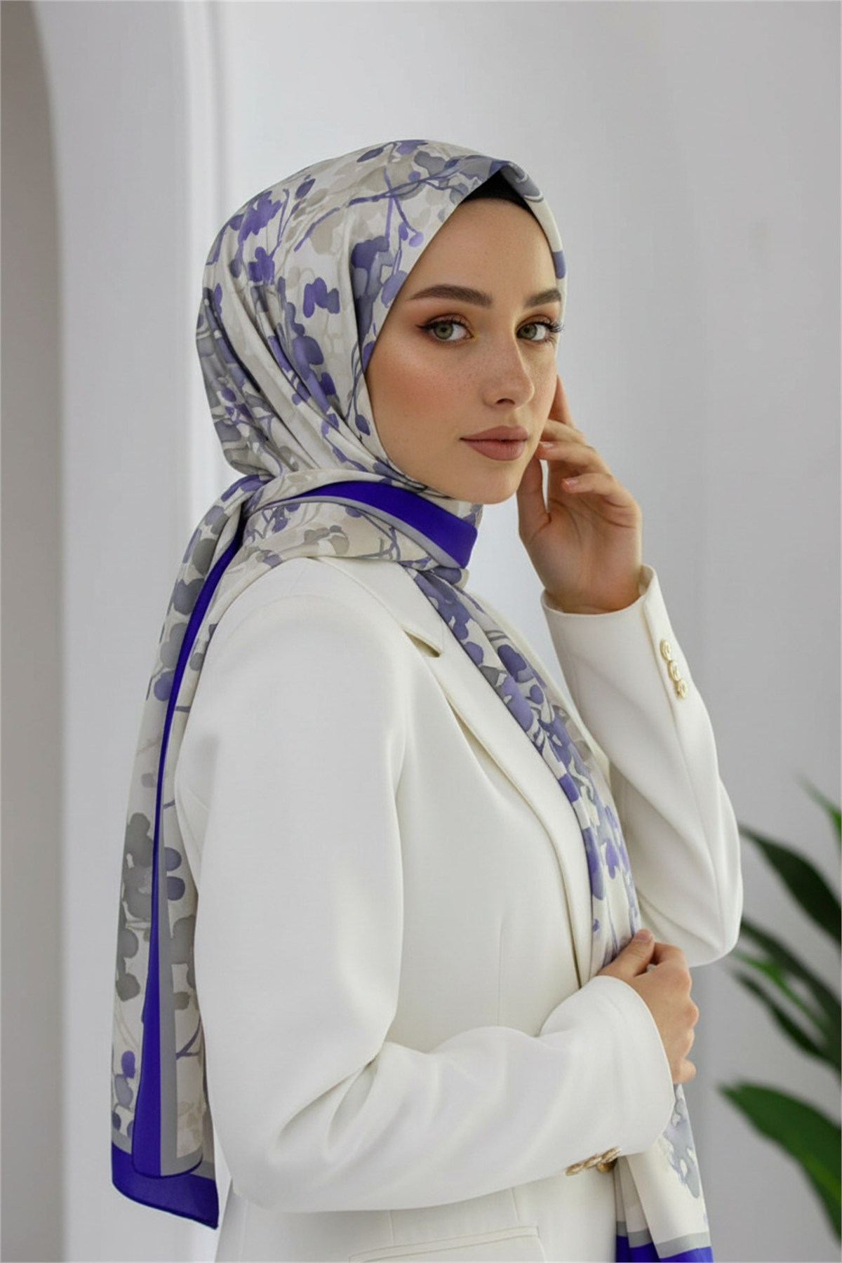 KREP ÇİÇEK DESENLİ SAKS RENKLİ 75X195 KIRIŞMAZ ŞAL