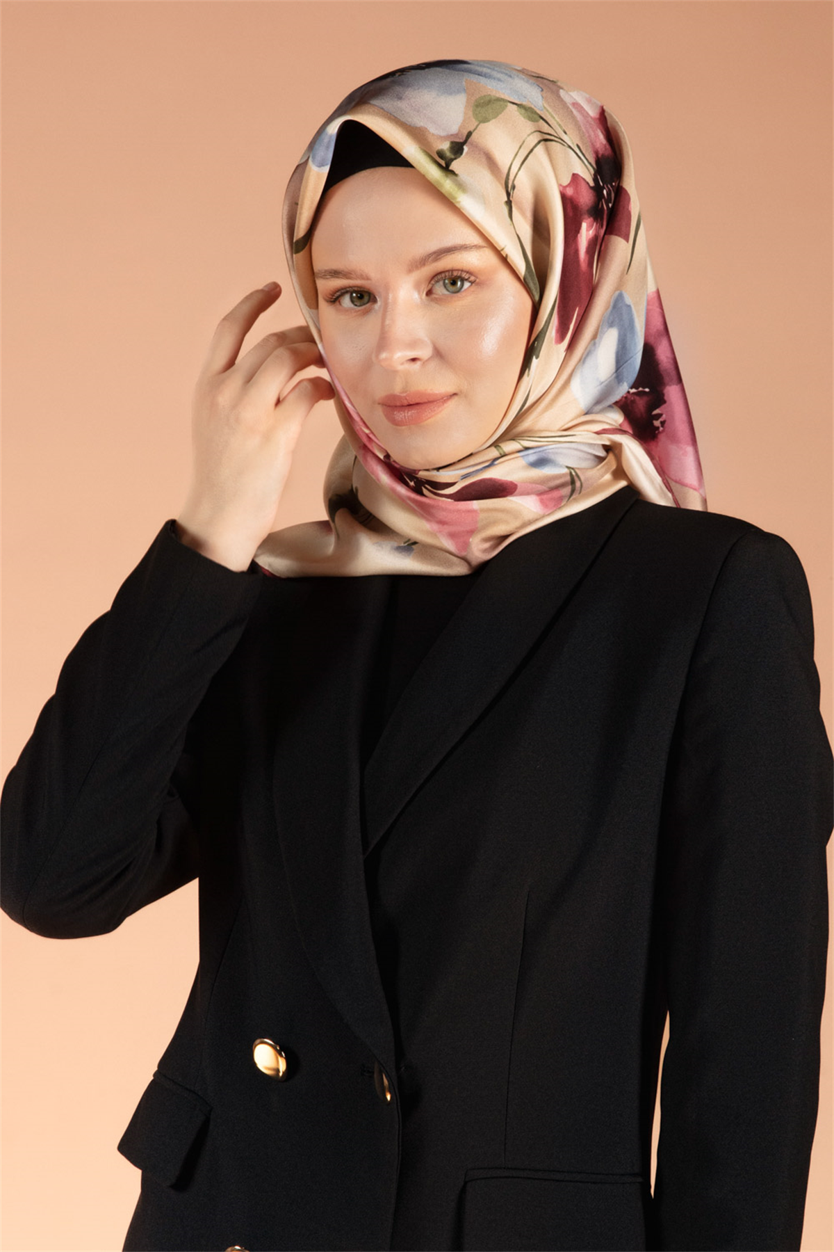 %100 Twill İpek Çiçek Desenli Bebe Mavisi - Gül Kurusu Renkli 90x90 Dikim Şekli : El Dikişi Eşarp