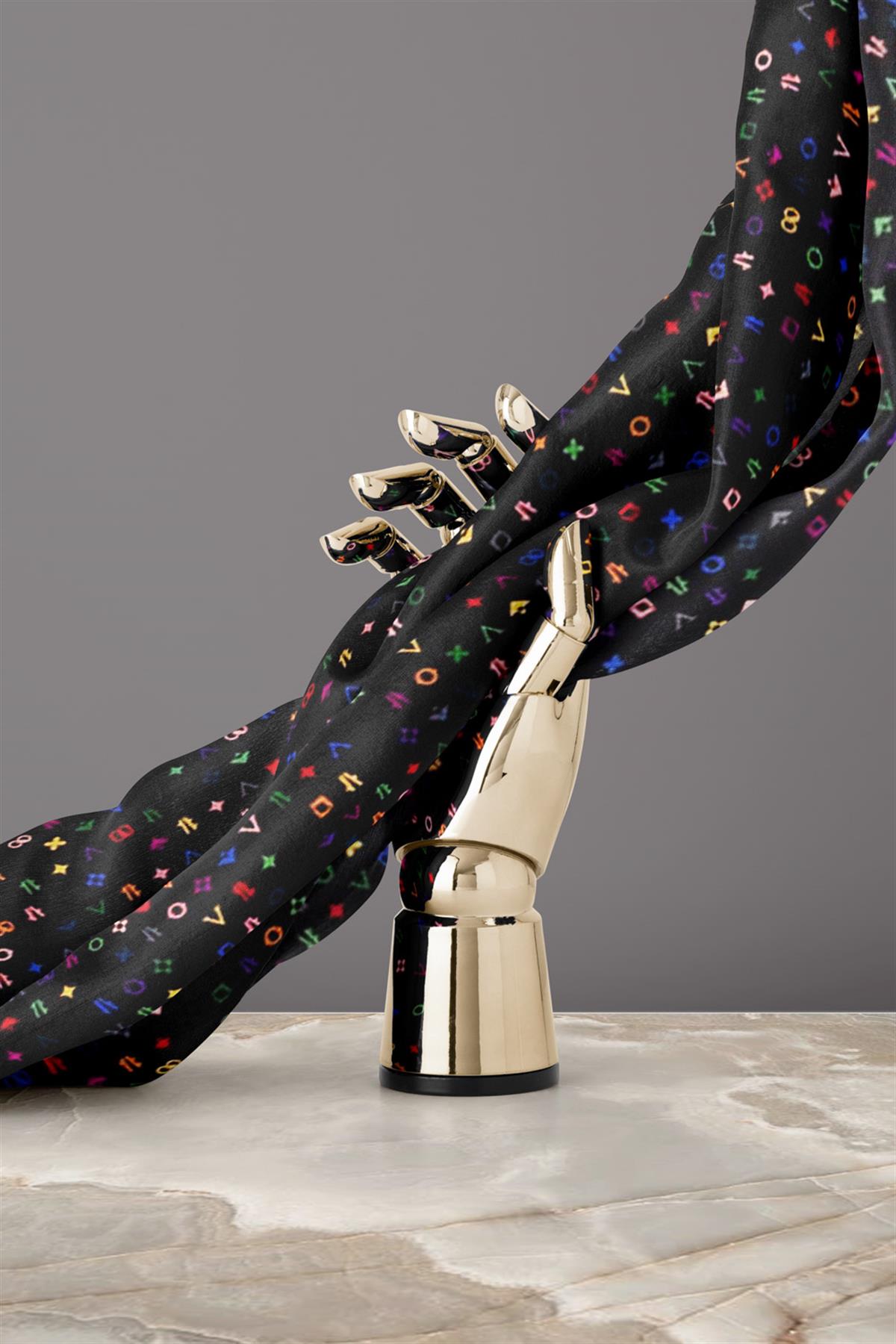 %100 Twill İpek Çıtır Motif Desenli Siyah - Saks Renkli 90x90 Eşarp Dikim Şekli : El Dikişi