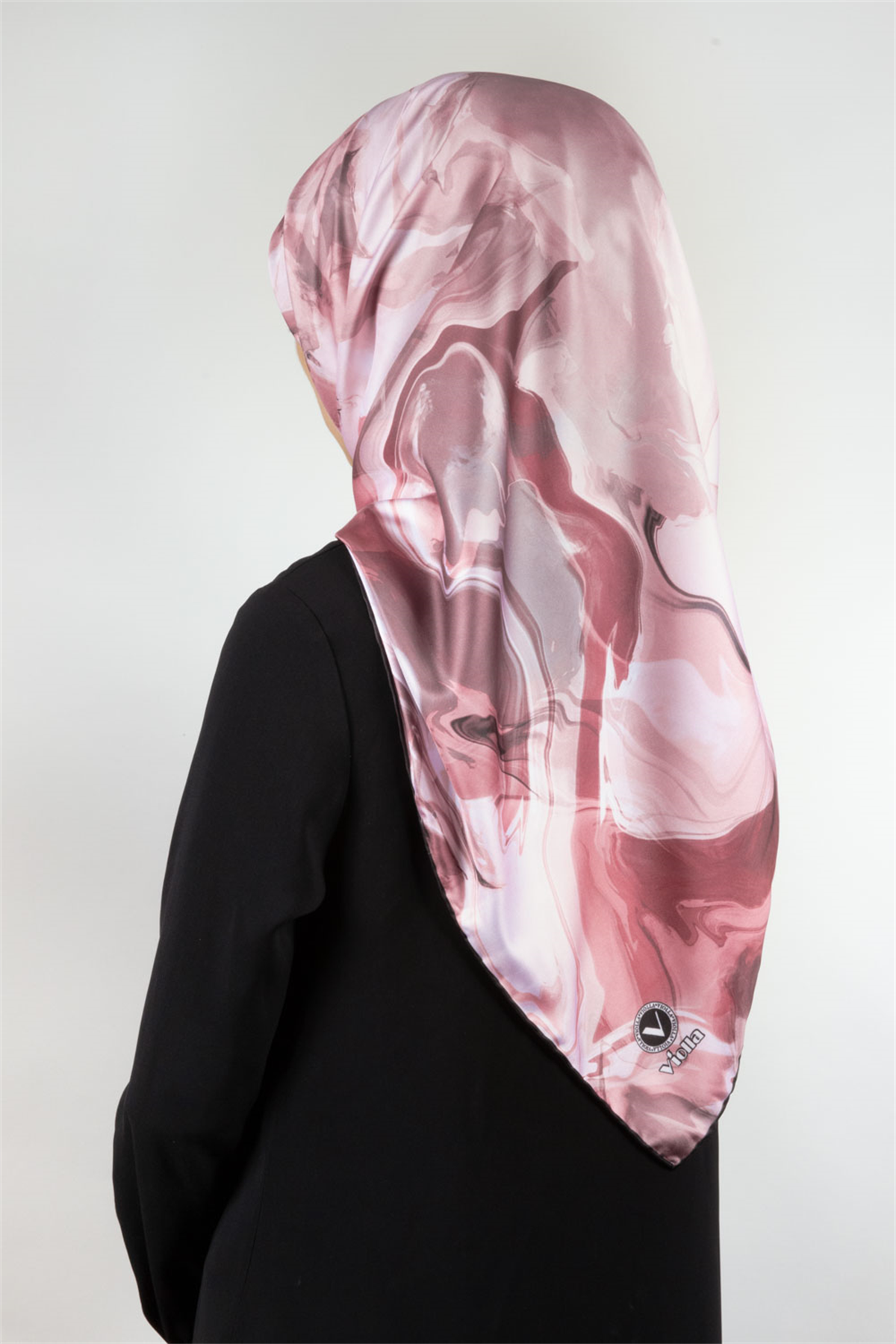 Twill Batik Desenli Pudra Renkli 90x90 Eşarp (İpek İçermez) Kenar Dikiş Şekli El Dikişli
