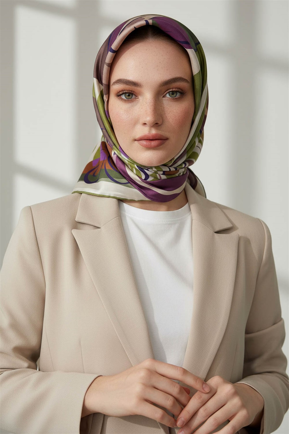 %100 Twill İpek Çiçek Desenli Haki - Mürdüm Renkli 90x90 Eşarp Dikim Şekli : El Dikişi