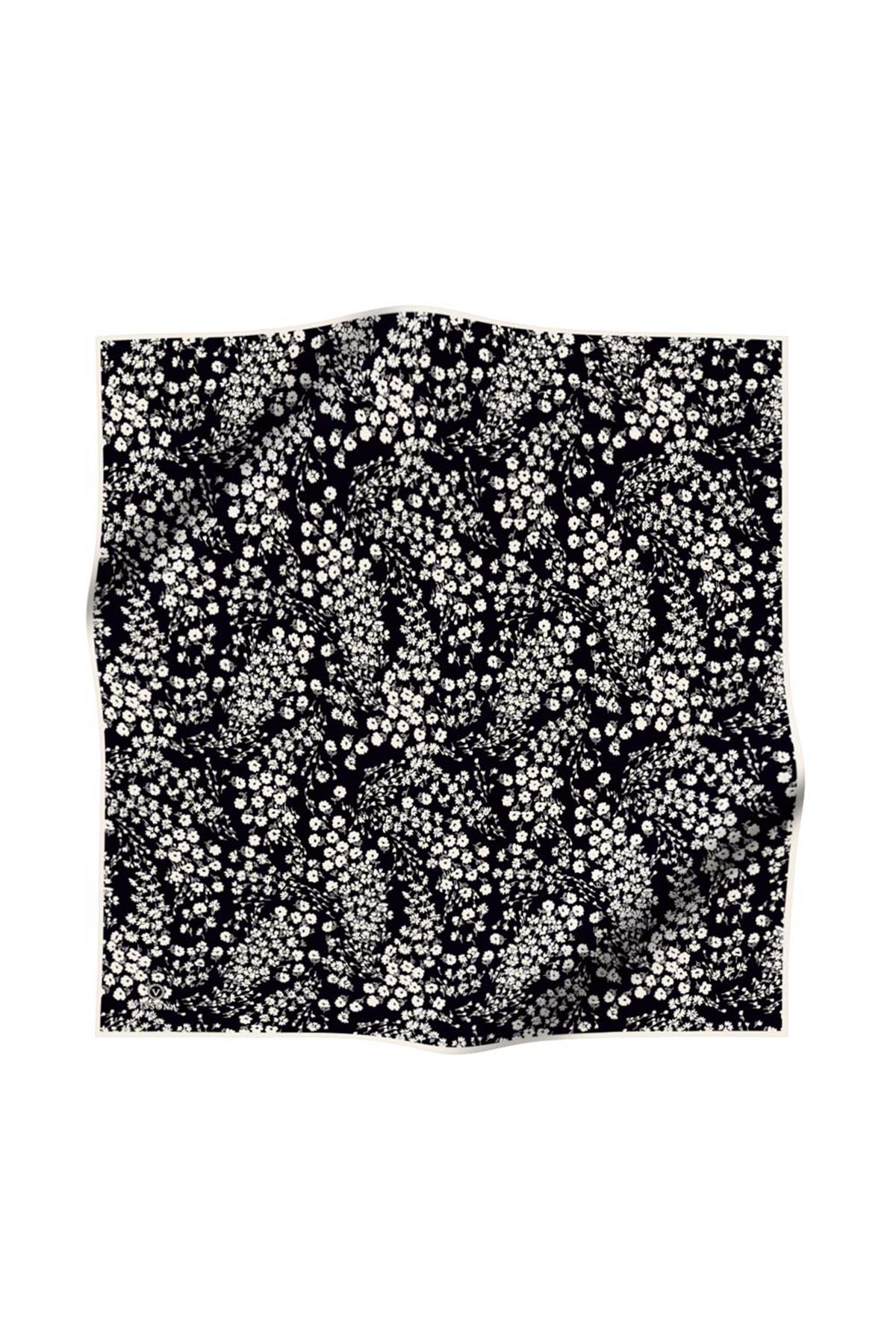 %100 Twill İpek Çıtır Çiçek Desenli Siyah - Krem Renkli 90x90 Eşarp Dikim Şekli : El Dikişi