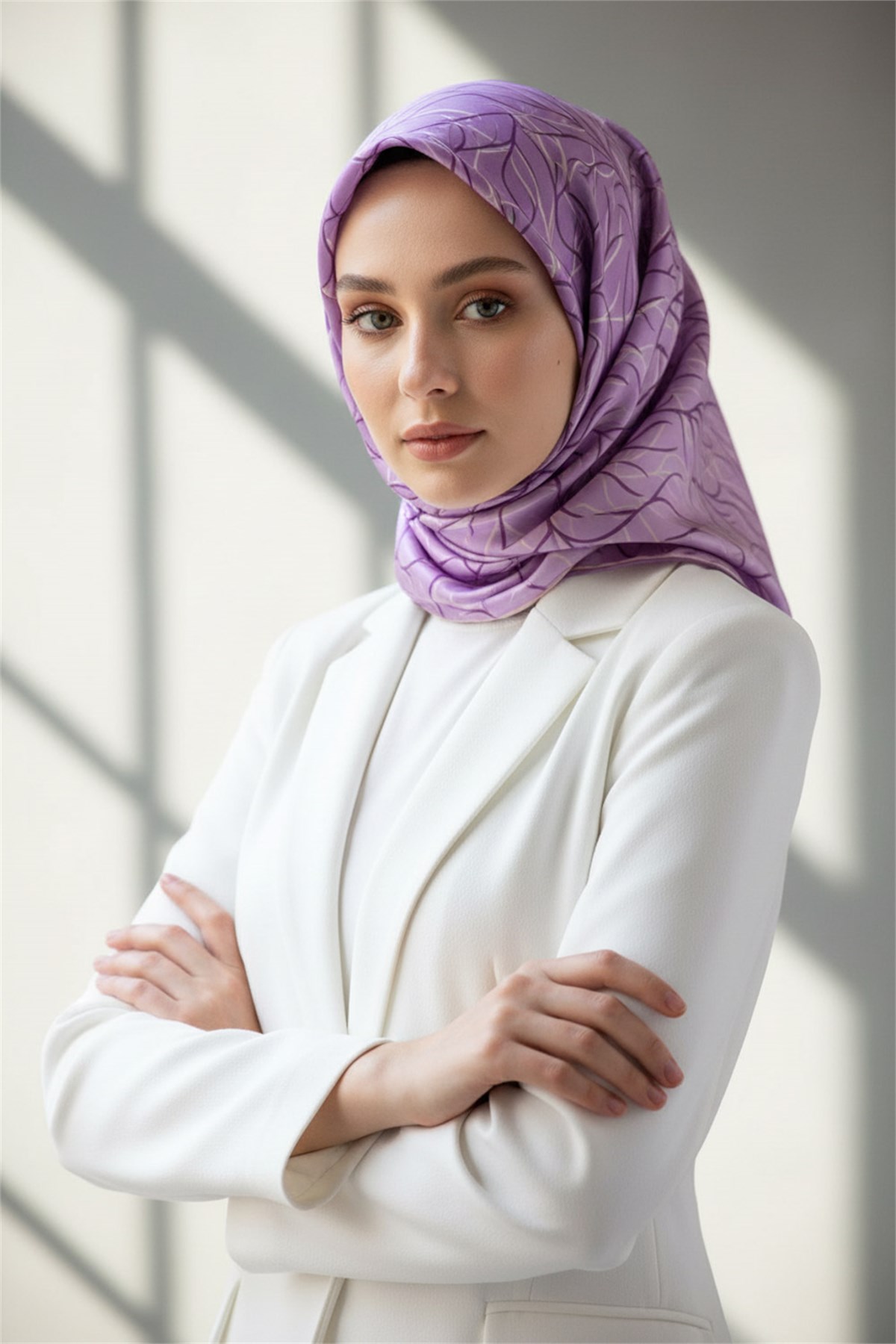 %100 Twill İpek Degrade Desenli Lila Renkli 90x90 Eşarp Dikim Şekli : El Dikişi