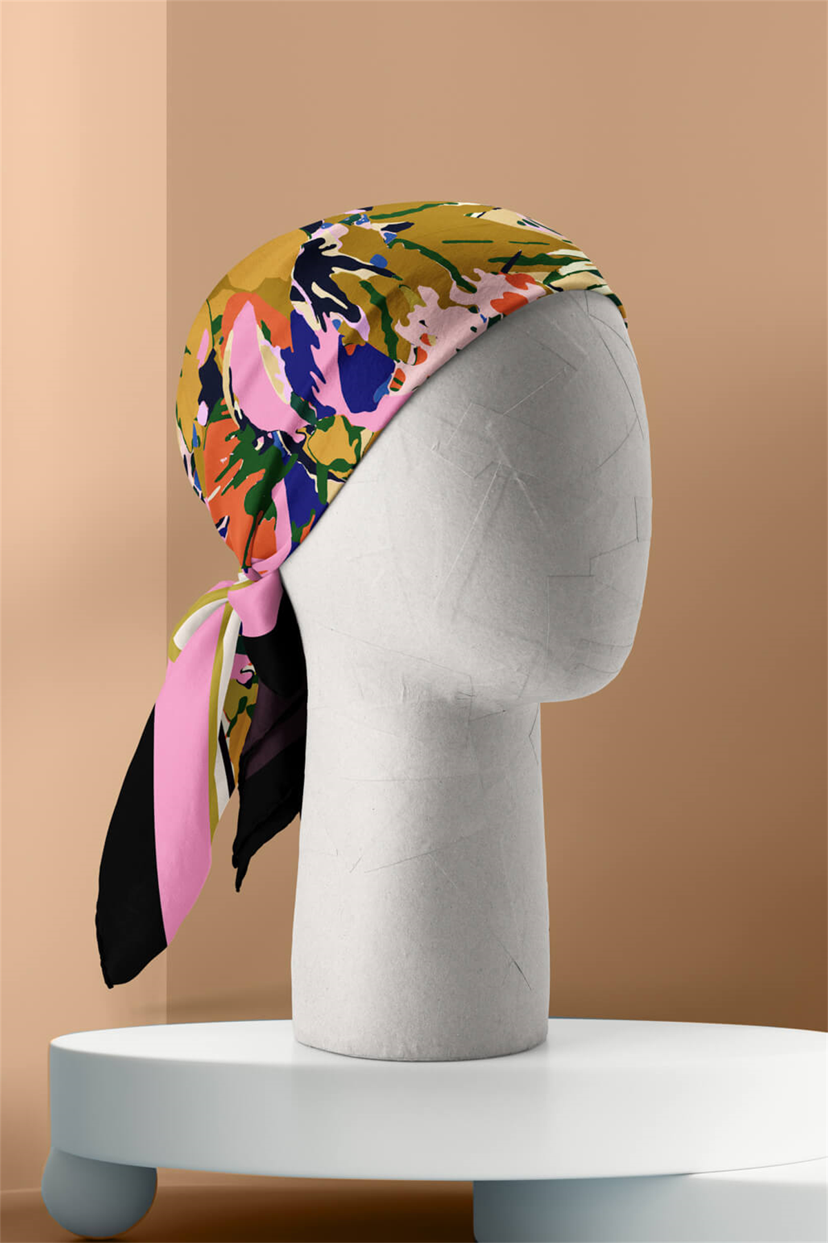 B117 COLORFUL FLOWERS BANDANA