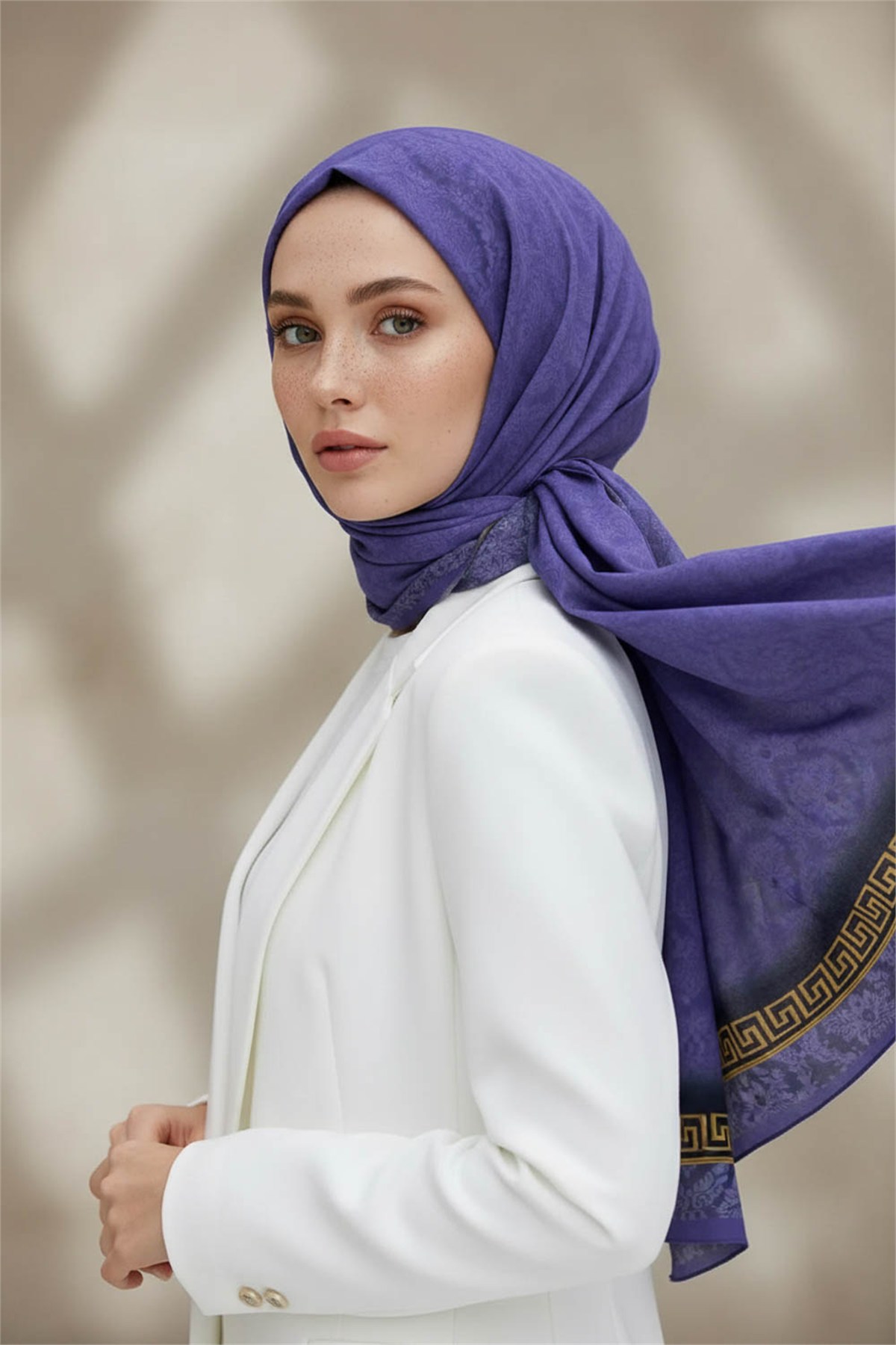 KREP GOLD DETAYLI BAROK DESENLİ İNDİGO RENKLİ 75X195 KIRIŞMAZ ŞAL