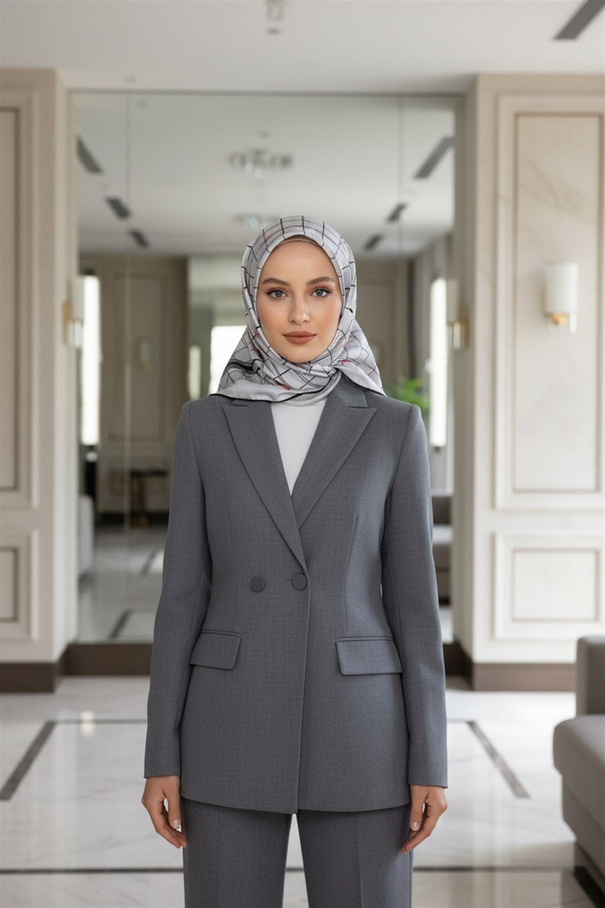 %100 Twill İpek Çıtır Çiçek Desenli Gümüş - Pembe Renkli 90x90 Eşarp Dikim Şekli : El Dikişi