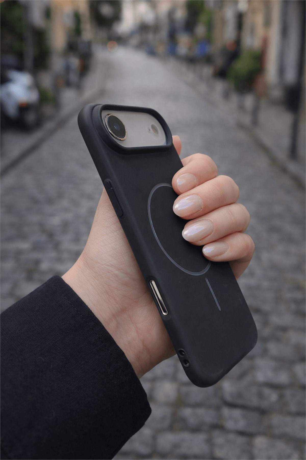 iPhone Air Uyumlu İçi Kadife Magsafe Wireless Şarj Özellikli Siyah Renkli Telefon Kılıfı