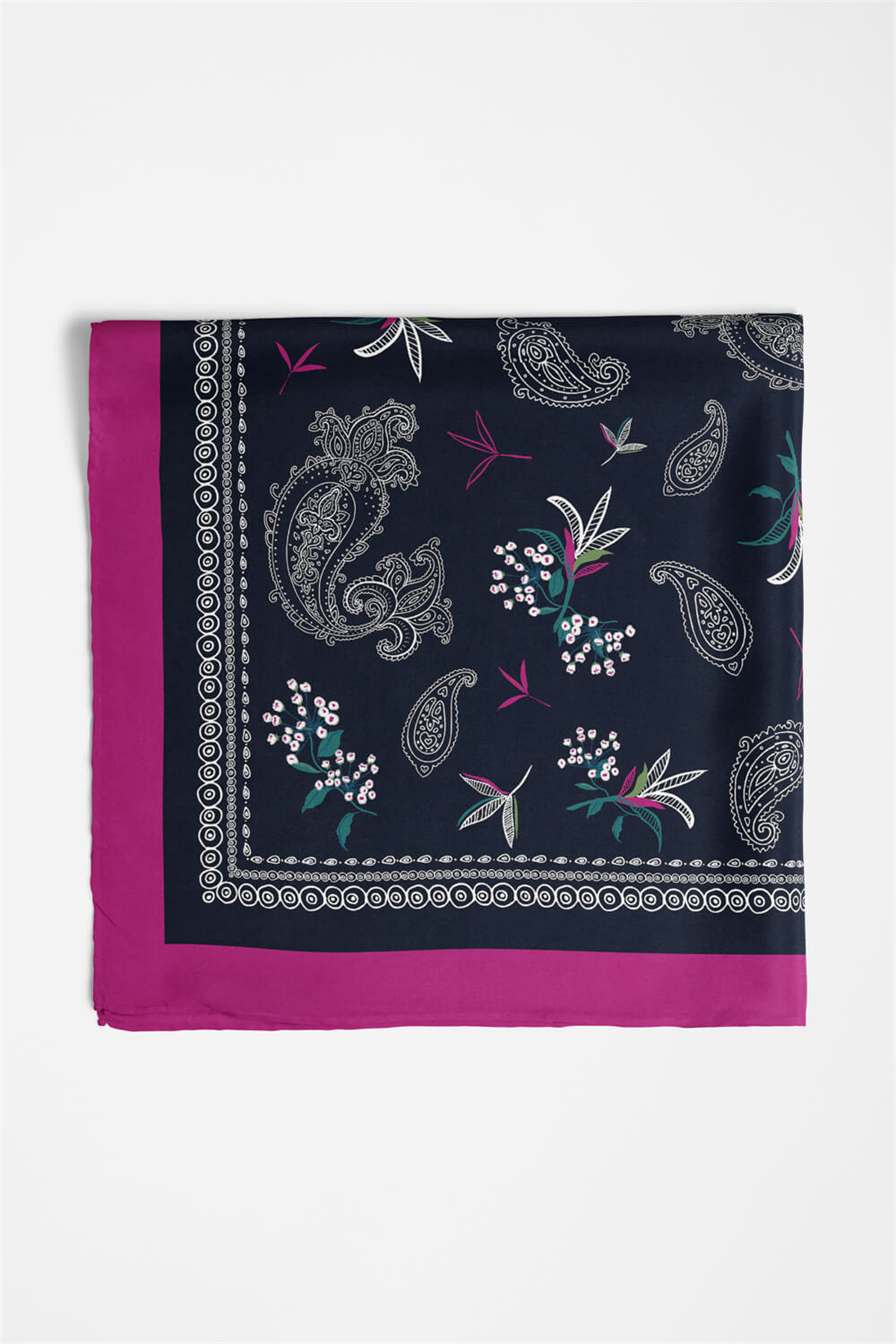 Kadın Siyah Beyaz Şal Desenli 50x50 Bandana DG01658-22