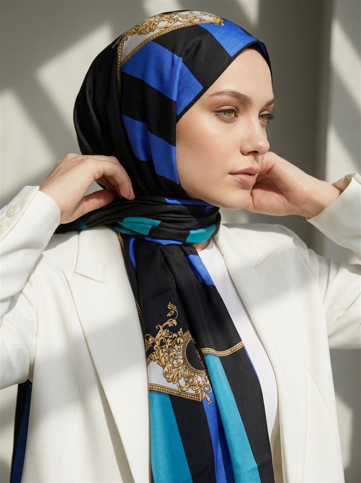 %100 Saf İpek Şal İnce Saten Vual Dokuma Şerit Ve Varak Desenli Bebe Mavisi - Siyah Renkli 90x210 Şal
