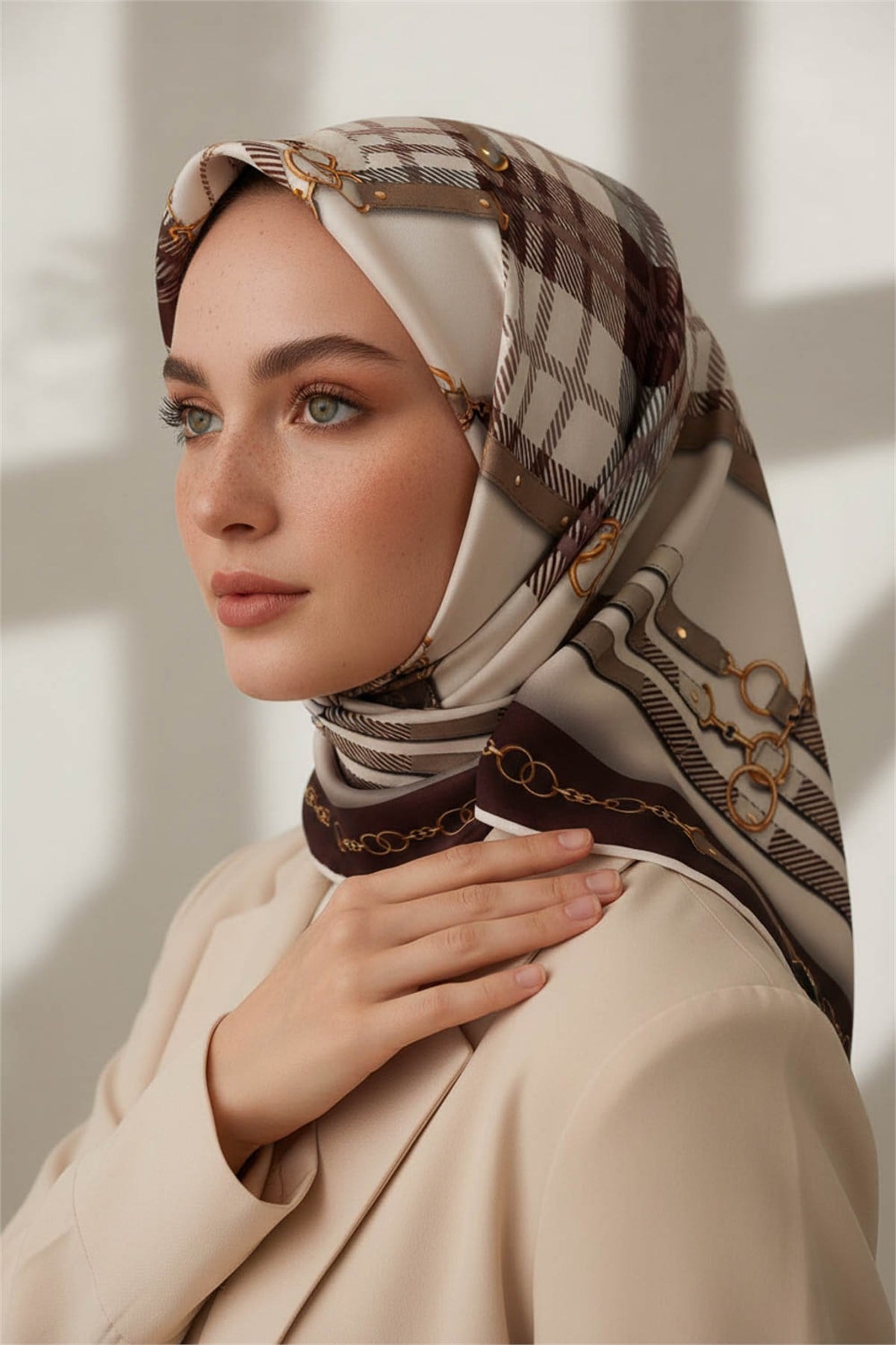 Twill Ekoseli Ve Zincir Desenli Gül Kurusu Renkli 90x90 Eşarp (İpek İçermez) Dikim Şekli : El Dikişi