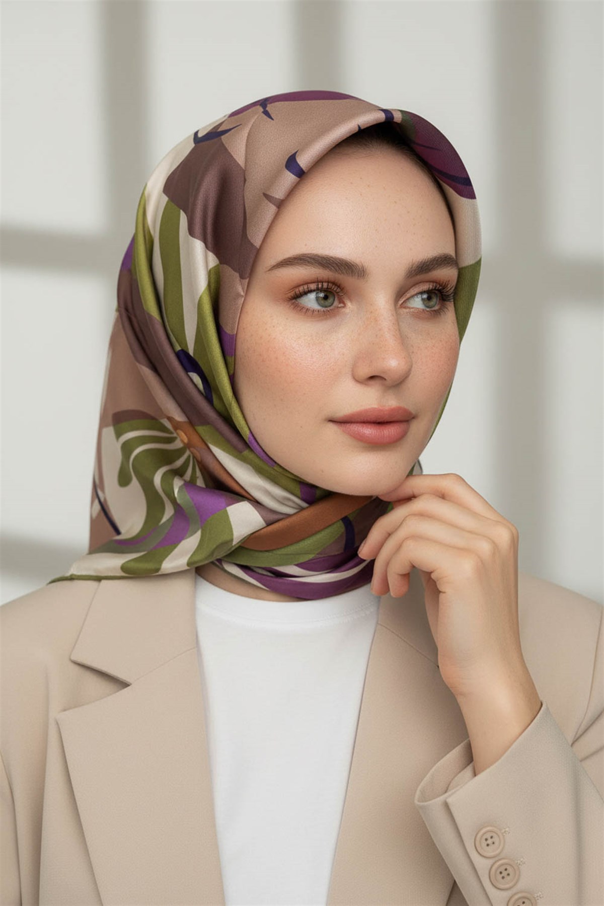 %100 Twill İpek Çiçek Desenli Haki - Mürdüm Renkli 90x90 Eşarp Dikim Şekli : El Dikişi