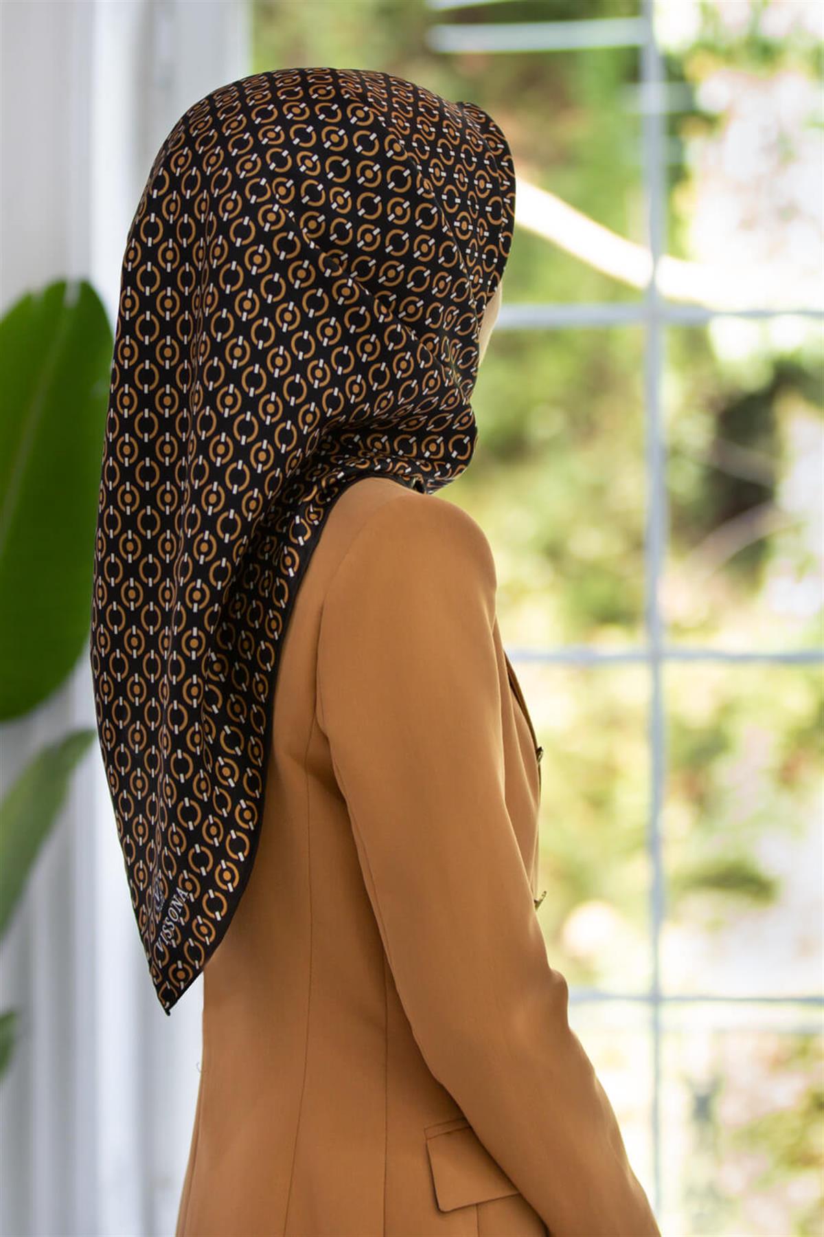 %100 Twill İpek Zincir Desenli Siyah - Gold Renkli 90x90 Eşarp Kenar Dikiş Şekli El Dikişli