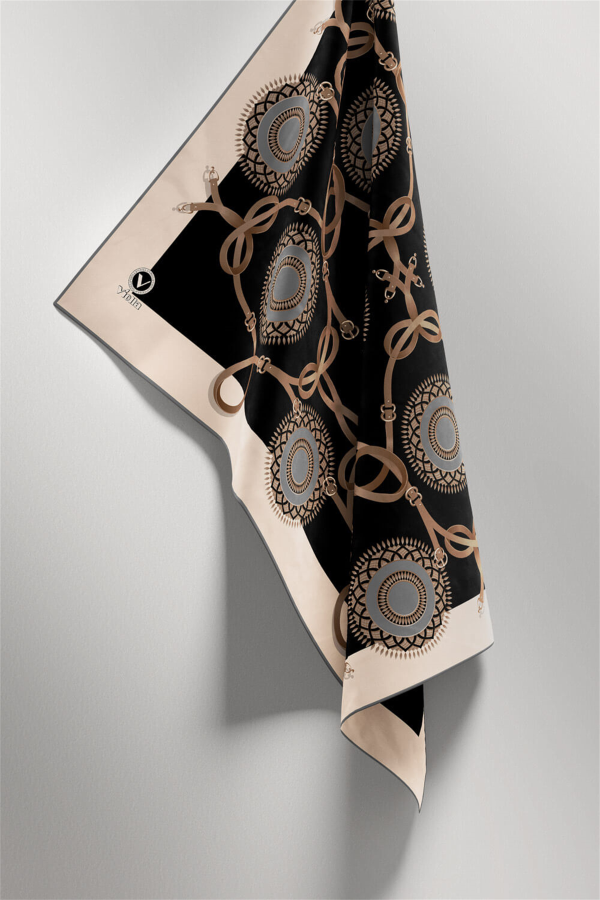 Twill Kemerli Ve Geometrik Desenli Gri Renkli 90x90 Eşarp (İpek İçermez) Kenar Dikiş Şekli El Dikişli