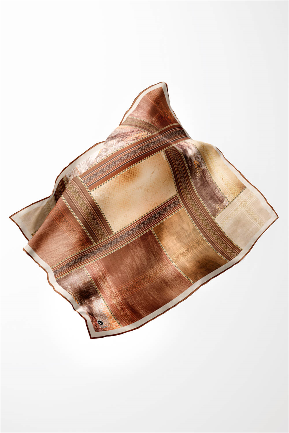 Twill Dokulu Ve Geometrik Desenli Taba Renkli 90x90 Eşarp (İpek İçermez) Dikim Şekli : El Dikişi