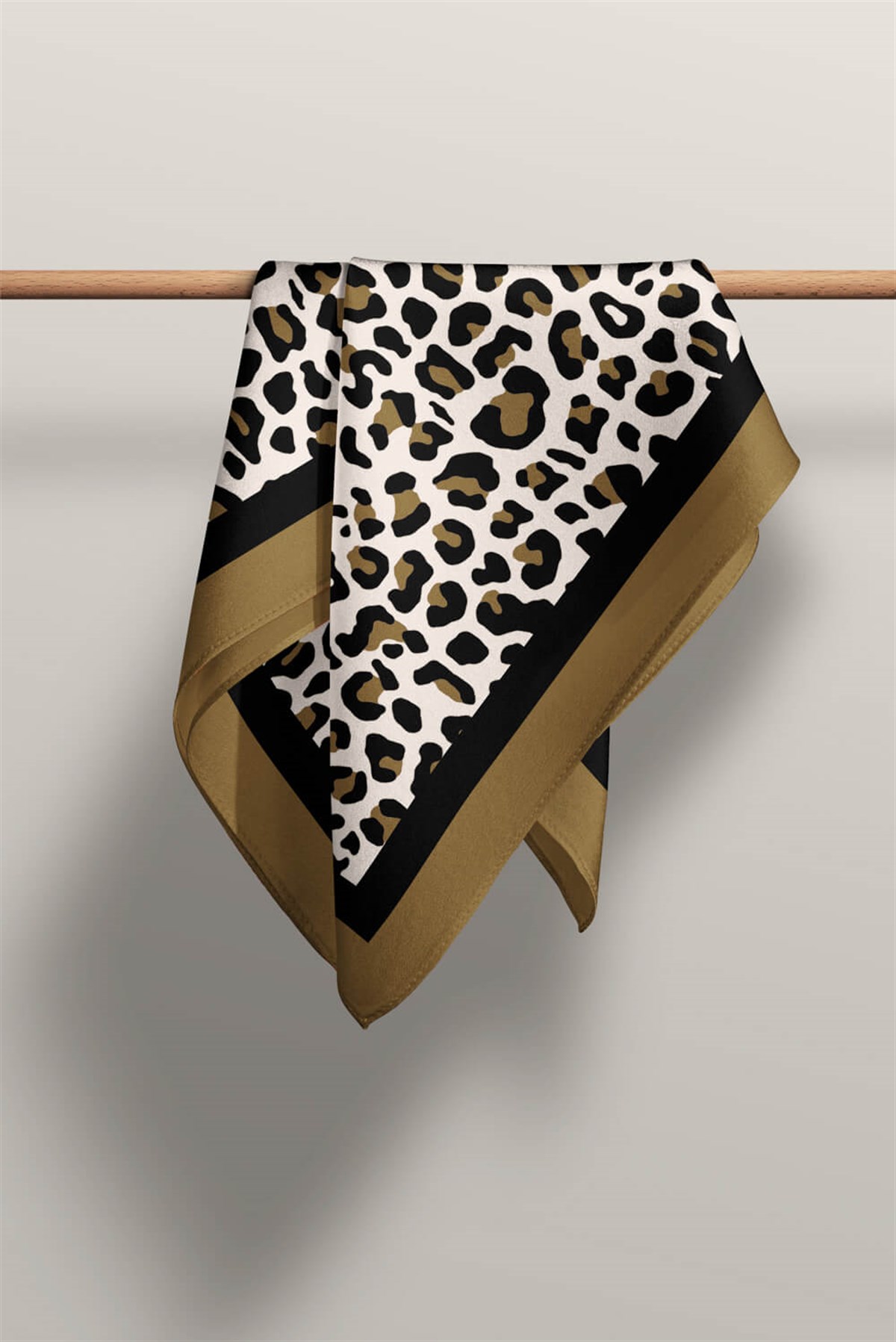 Violla E31 Kadın Kahve Siyah Benek Desenli 50x50 Bandana HYL DG01356-22