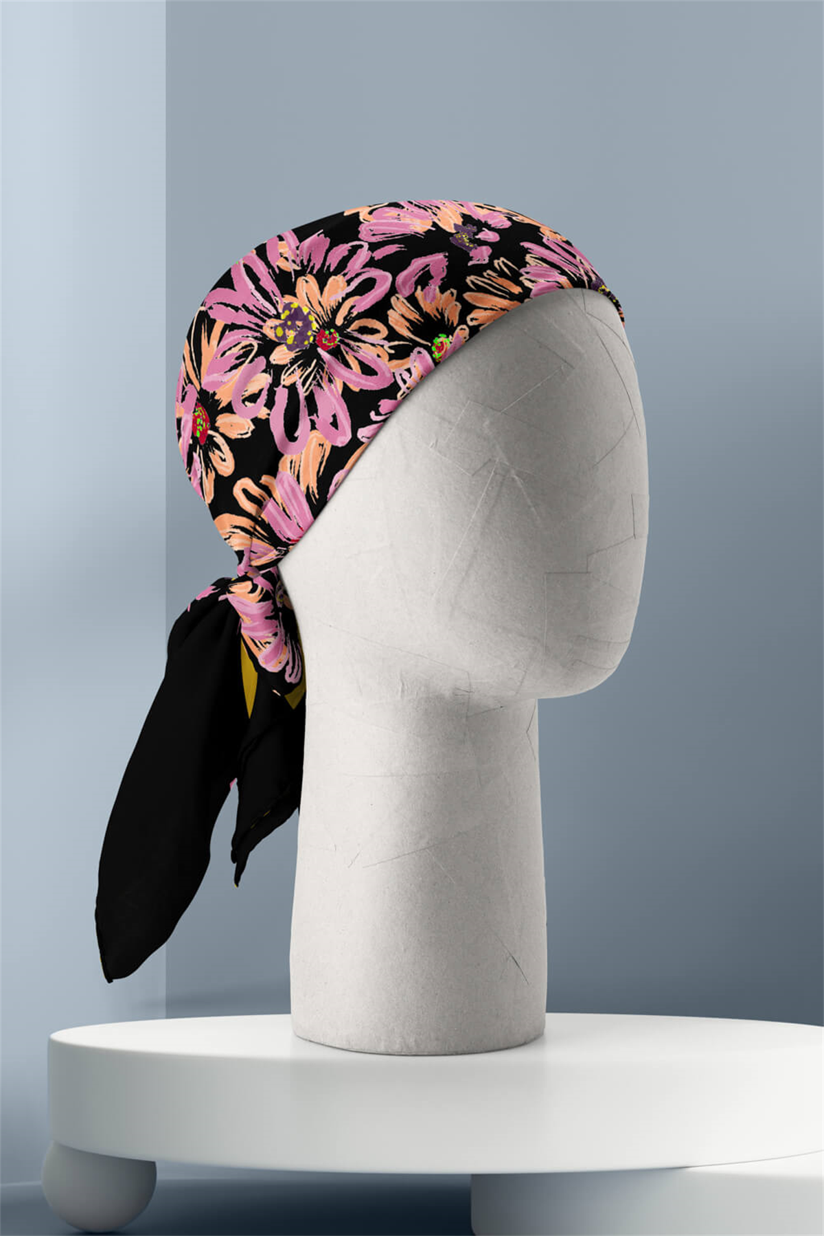 D12 Kadın Pembe Çiçek Desenli 50x50 Bandana
