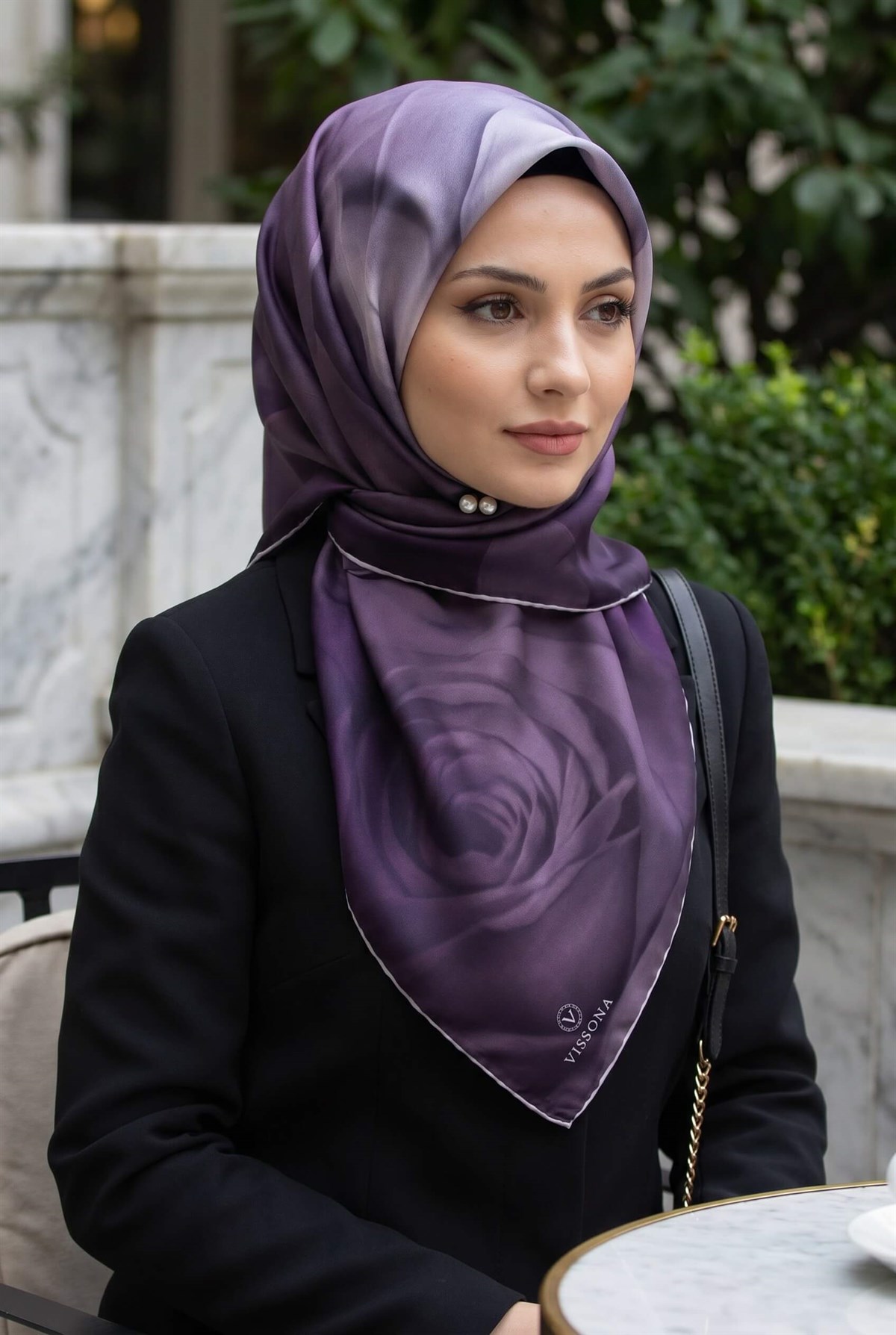%100 Twill İpek Gül Desenli Gül Kurusu - Mürdüm Renkli 90x90 Eşarp Dikim Şekli : El Dikişi