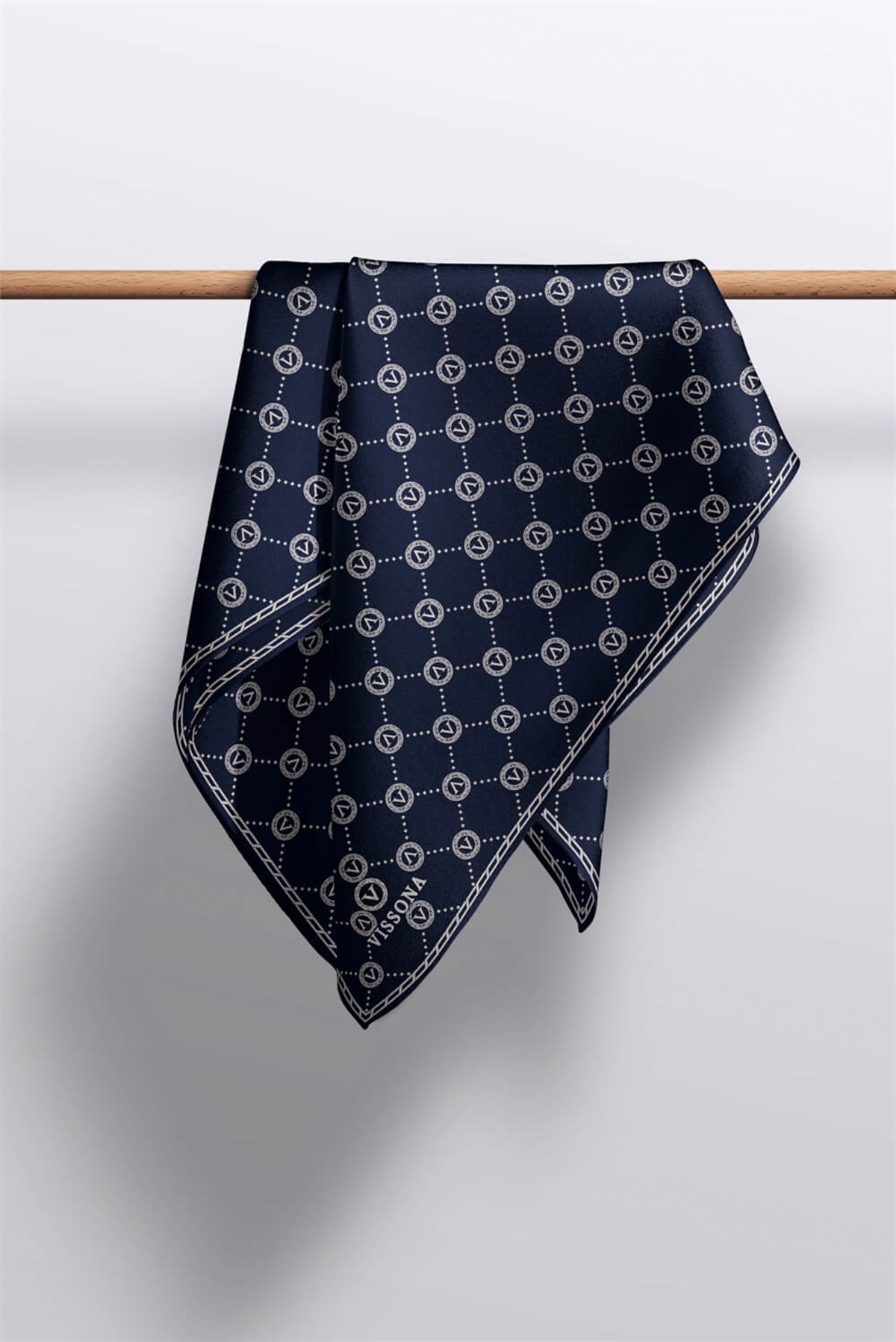 %100 Twill İpek Monogram Desenli Lacivert Renkli 90x90 Eşarp Dikim Şekli : El Dikişi