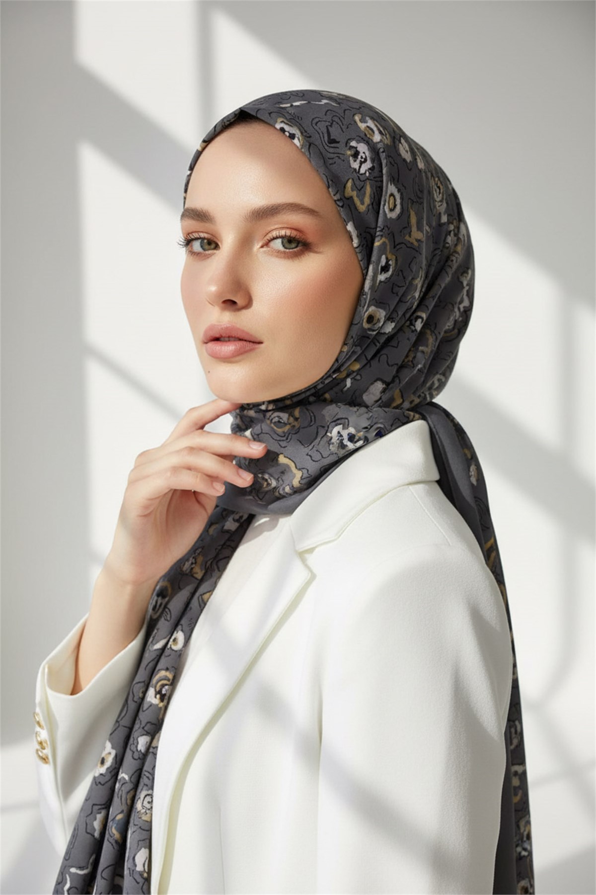 KREP ÇİÇEKLİ FÜME - BEJ RENKLİ 75X195 KIRIŞMAZ ŞAL