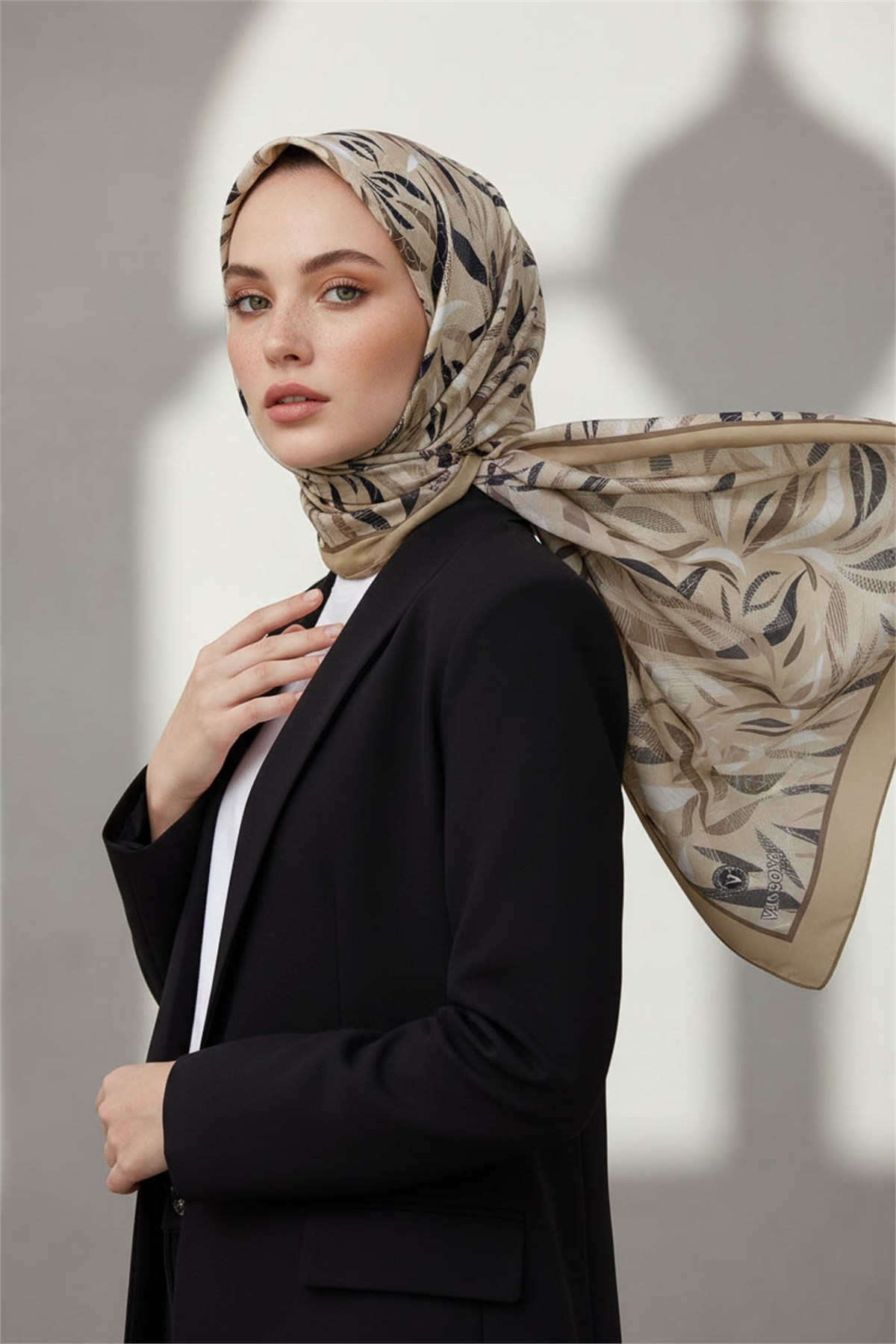 KREP GEOMETRIK DESENLİ VİZON RENKLİ 75X195 KIRIŞMAZ ŞAL
