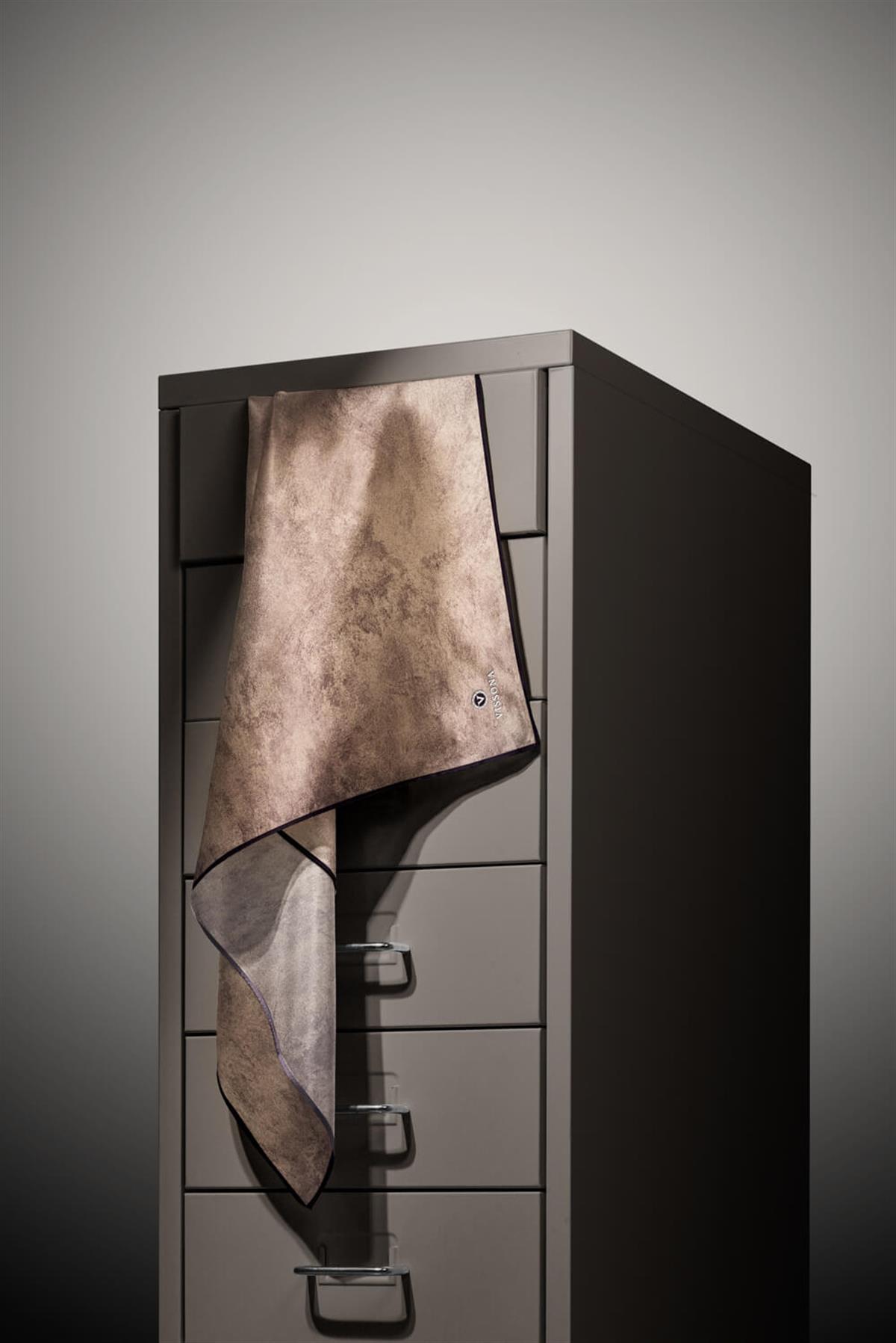 %100 Twill İpek Doku Desenli Vizon Renkli 90x90 Eşarp Dikim Şekli : El Dikişi