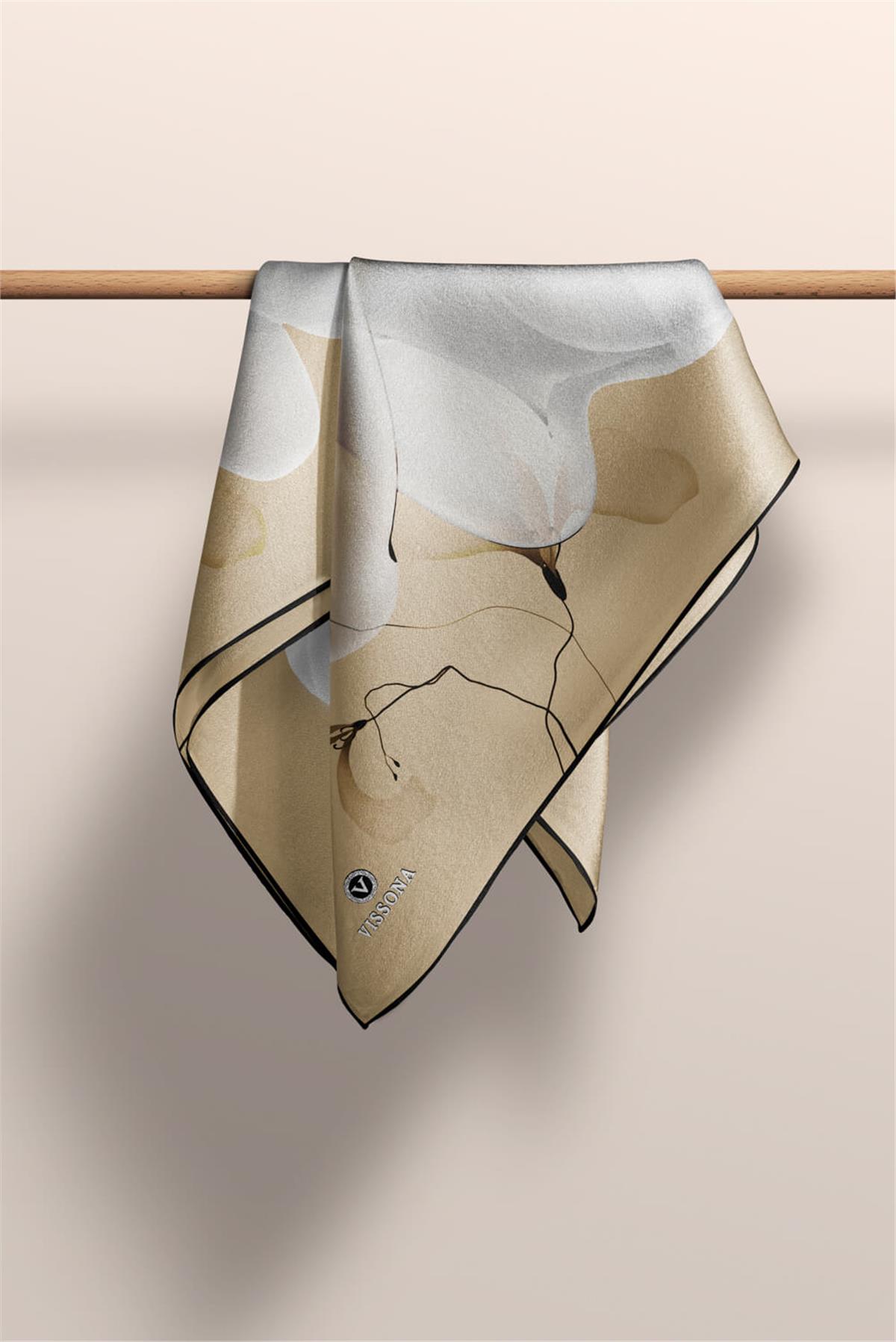 %100 Twill İpek Büyük Çiçek Desenli Sütlü Kahve - Vizon Renkli 90x90 Eşarp Dikim Şekli : El Dikişi