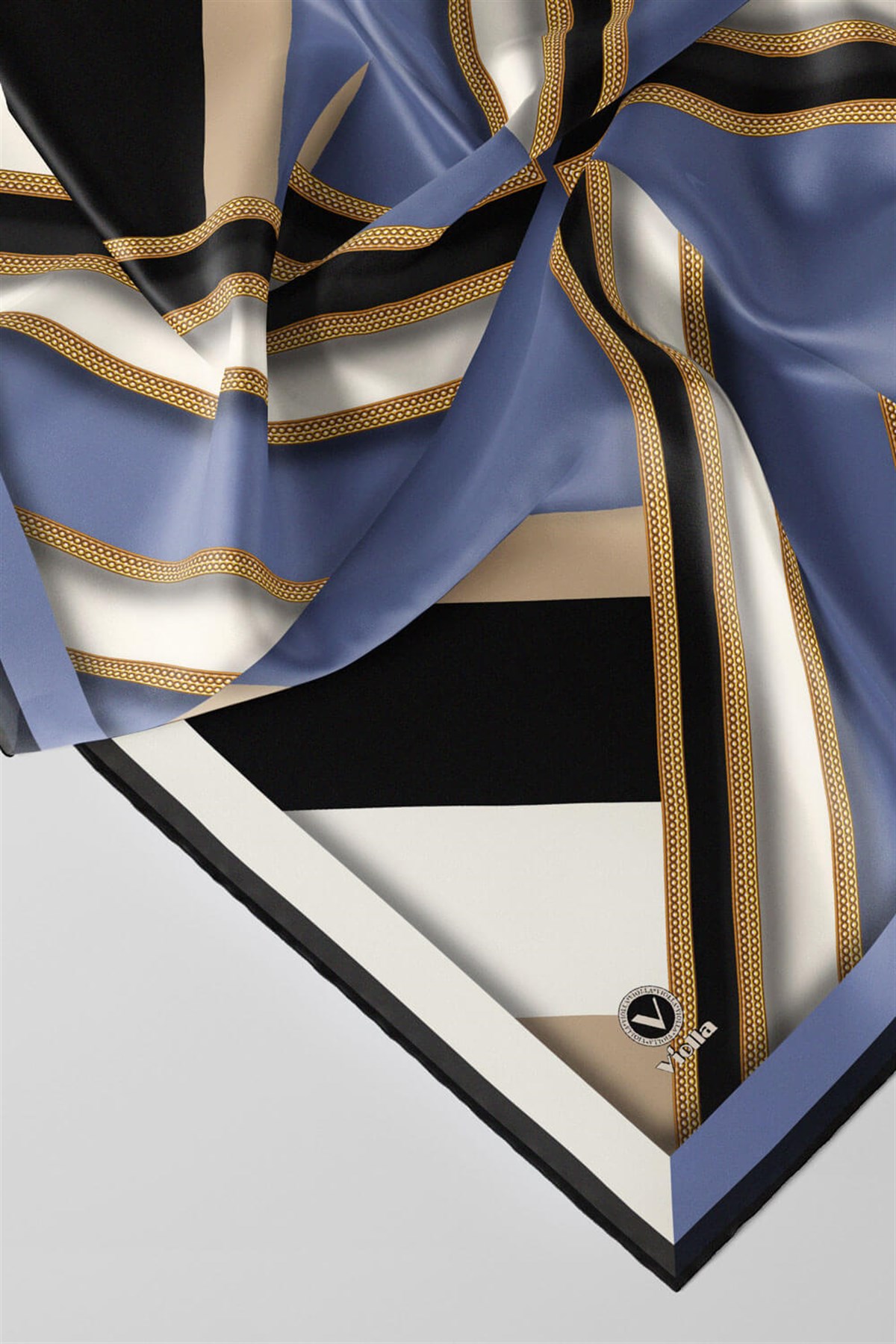 Twill Geometrik Desenli İndigo Renkli 90x90 Eşarp (İpek İçermez) Dikim Şekli : El Dikişi