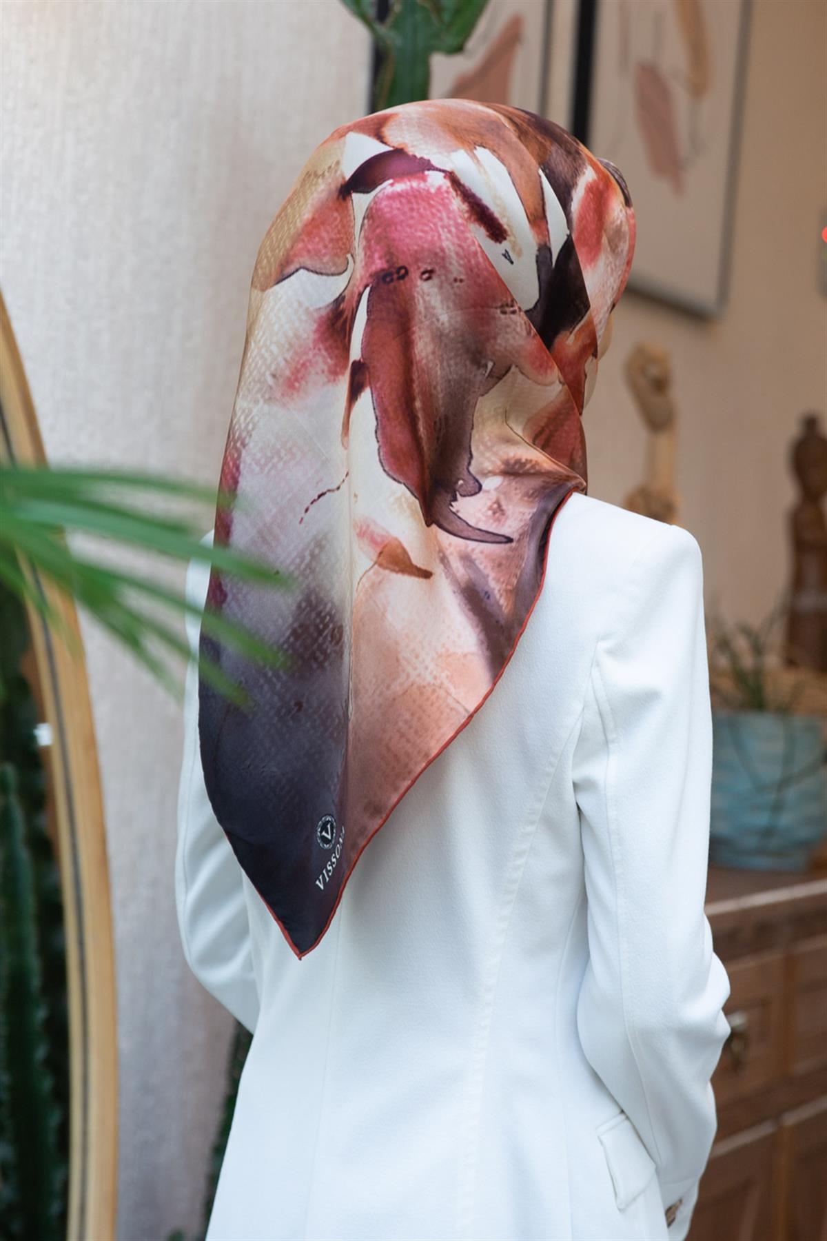 %100 Twill İpek Suluboya Çiçek Desenli Hardal - Taba Renkli 90x90 Eşarp Dikim Şekli : El Dikişi