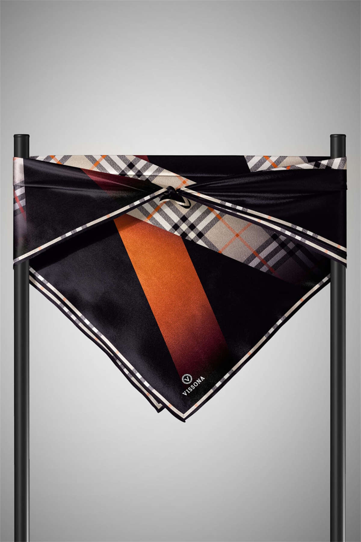 % 57 İPEK % 43 VİSKON Twill İpek Ekose Desenli Taba - Siyah Renkli 90x90 Eşarp Dikim Şekli : El Dikişi