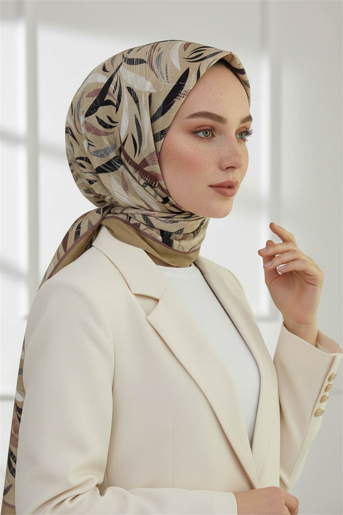 KREP GEOMETRIK DESENLİ GÜL KURUSU RENKLİ 75X195 KIRIŞMAZ ŞAL