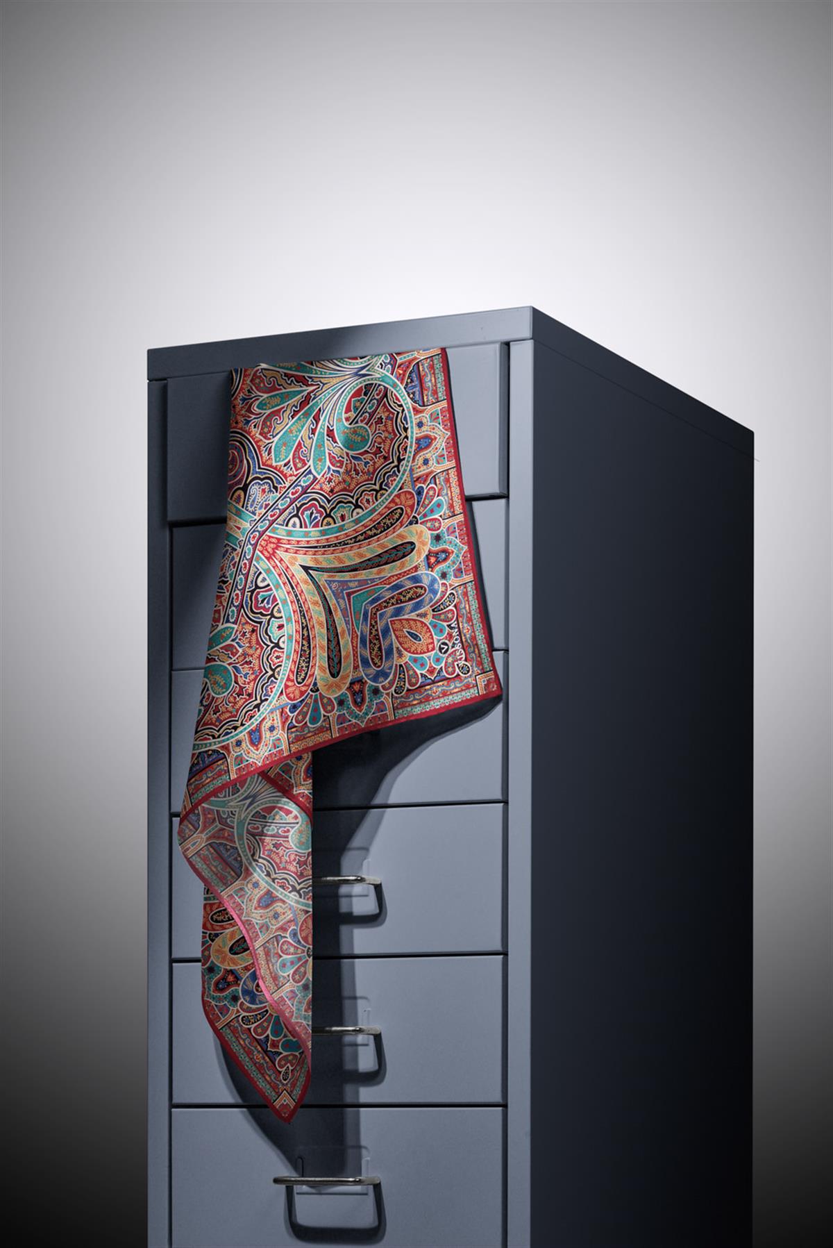 100% Twill İpek Etnik Desenli Bordo - Petrol Yeşili Renkli 90x90 Dikim Şekli : El Dikişi Eşarp