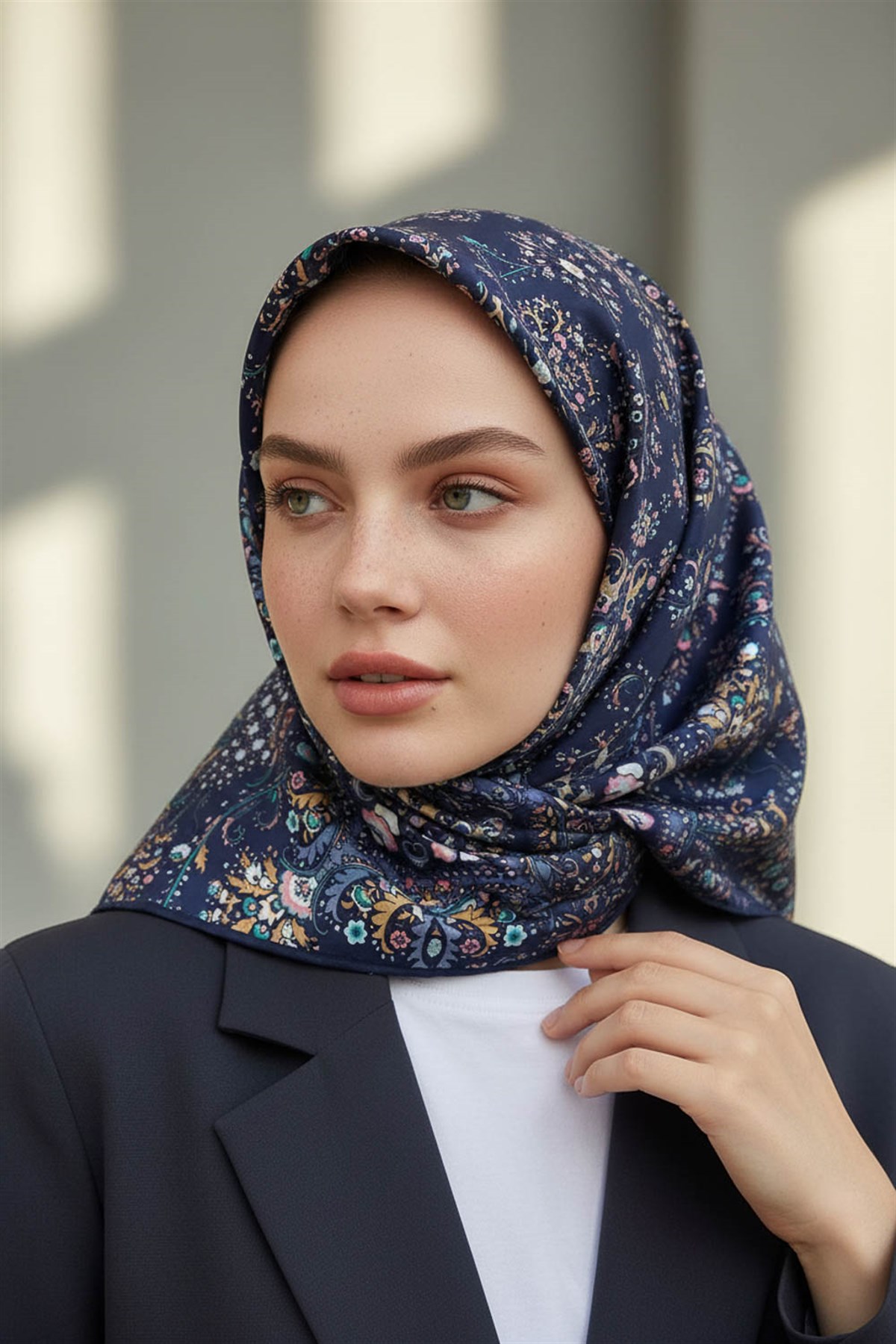 %100 Twill İpek Şal Desenli Lacivert - İndigo Renkli 90x90 Eşarp Dikim Şekli : El Dikişi