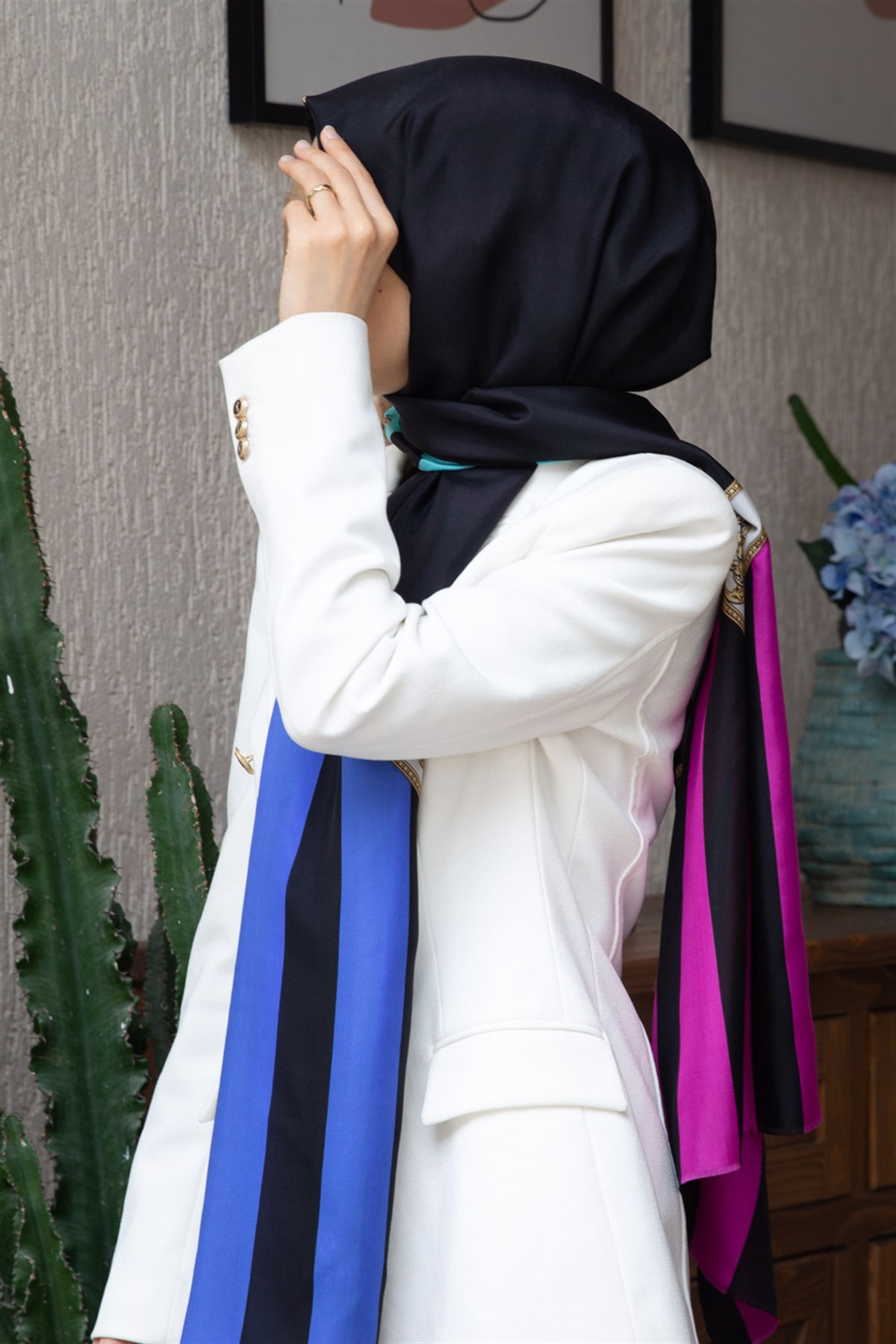 %100 İpek Şerit Ve Varak Desenli Saks - Fuşya Renkli 92x210 Şal