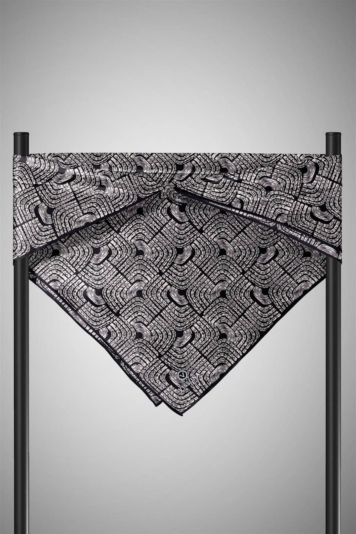 %100 Twill İpek Geometrik Desenli Beyaz - Siyah Renkli 90x90 Eşarp Dikim Şekli : El Dikişi