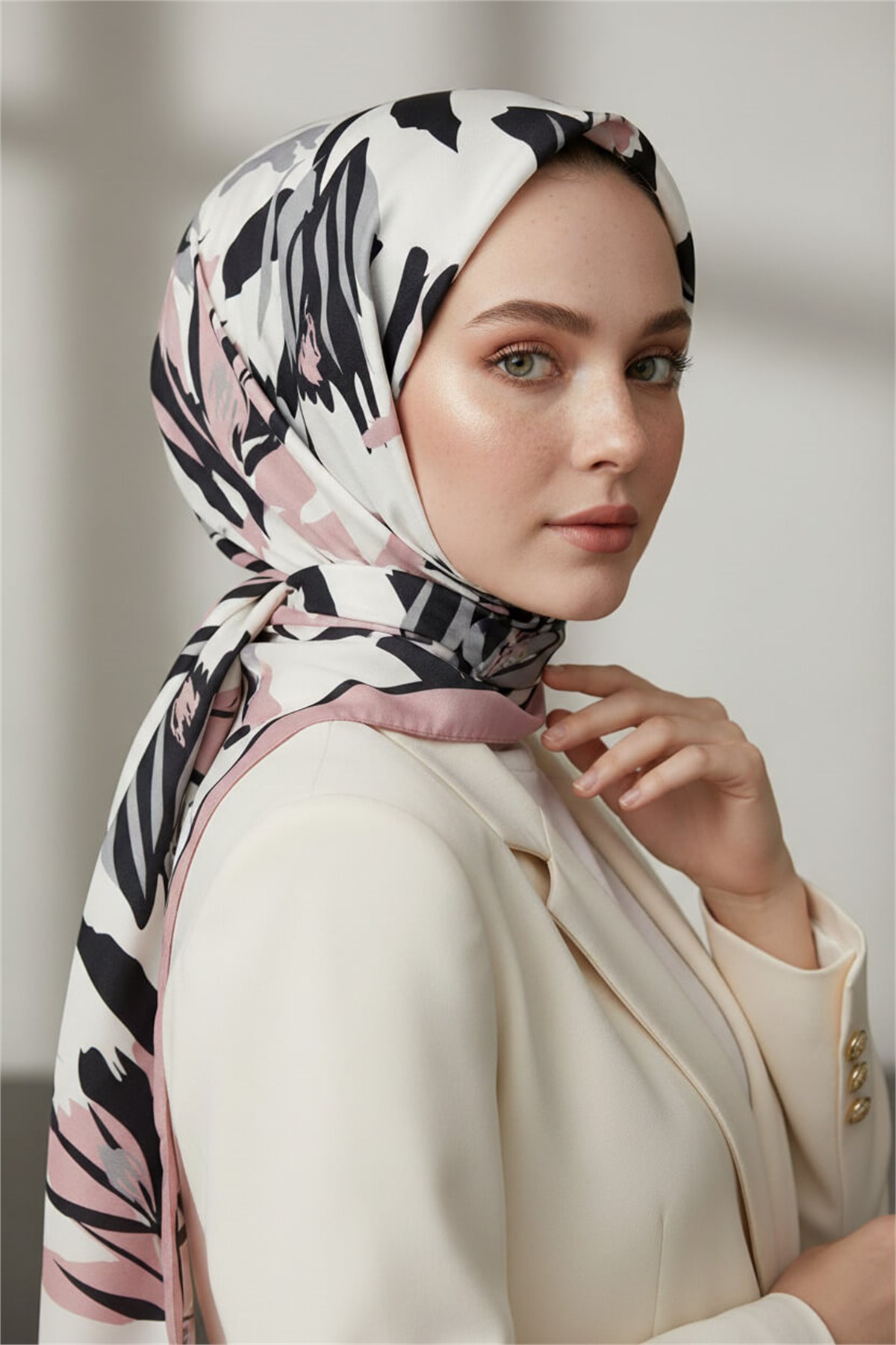 KREP YAPRAK DESENLİ PUDRA RENKLİ 75X195 KIRIŞMAZ ŞAL
