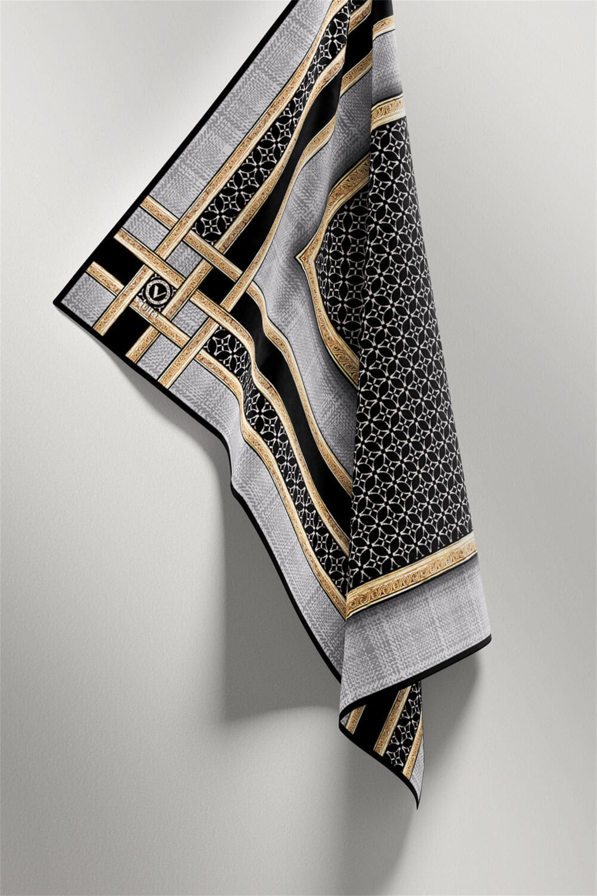 Twill Gold Bordürlü Geometrik Desenli Gri Renkli 90x90 Eşarp (İpek İçermez) Kenar Dikiş Şekli El Dikişli
