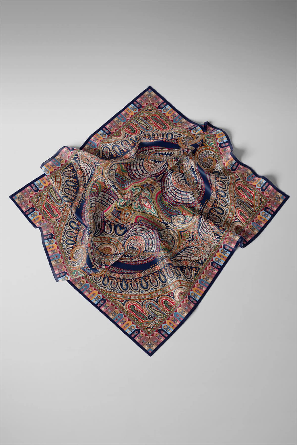 %100 Twill İpek Etro Desenli Lacivert Renkli 90x90 Eşarp Dikim Şekli : El Dikişi