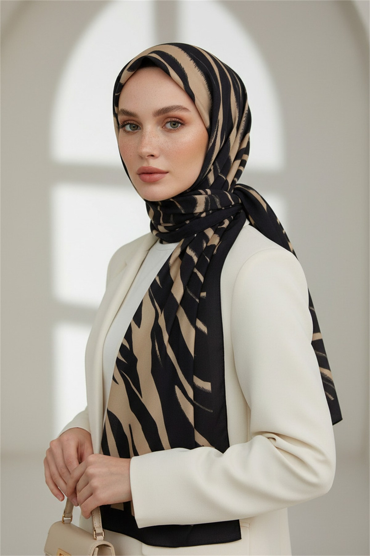 KREP GEOMETRİK DESENLİ BEJ RENKLİ 75X195 KIRIŞMAZ ŞAL