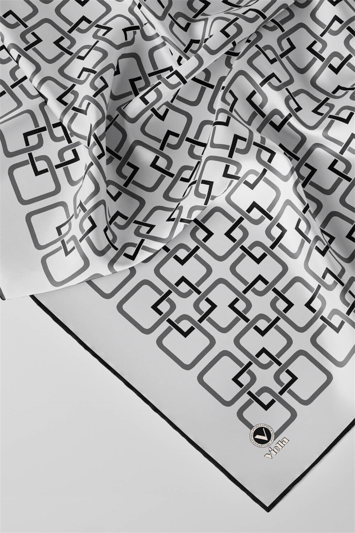 Twill Geometrik Desenli Gümüş Renkli 90x90 Eşarp (İpek İçermez) Kenar Dikiş Şekli El Dikişli