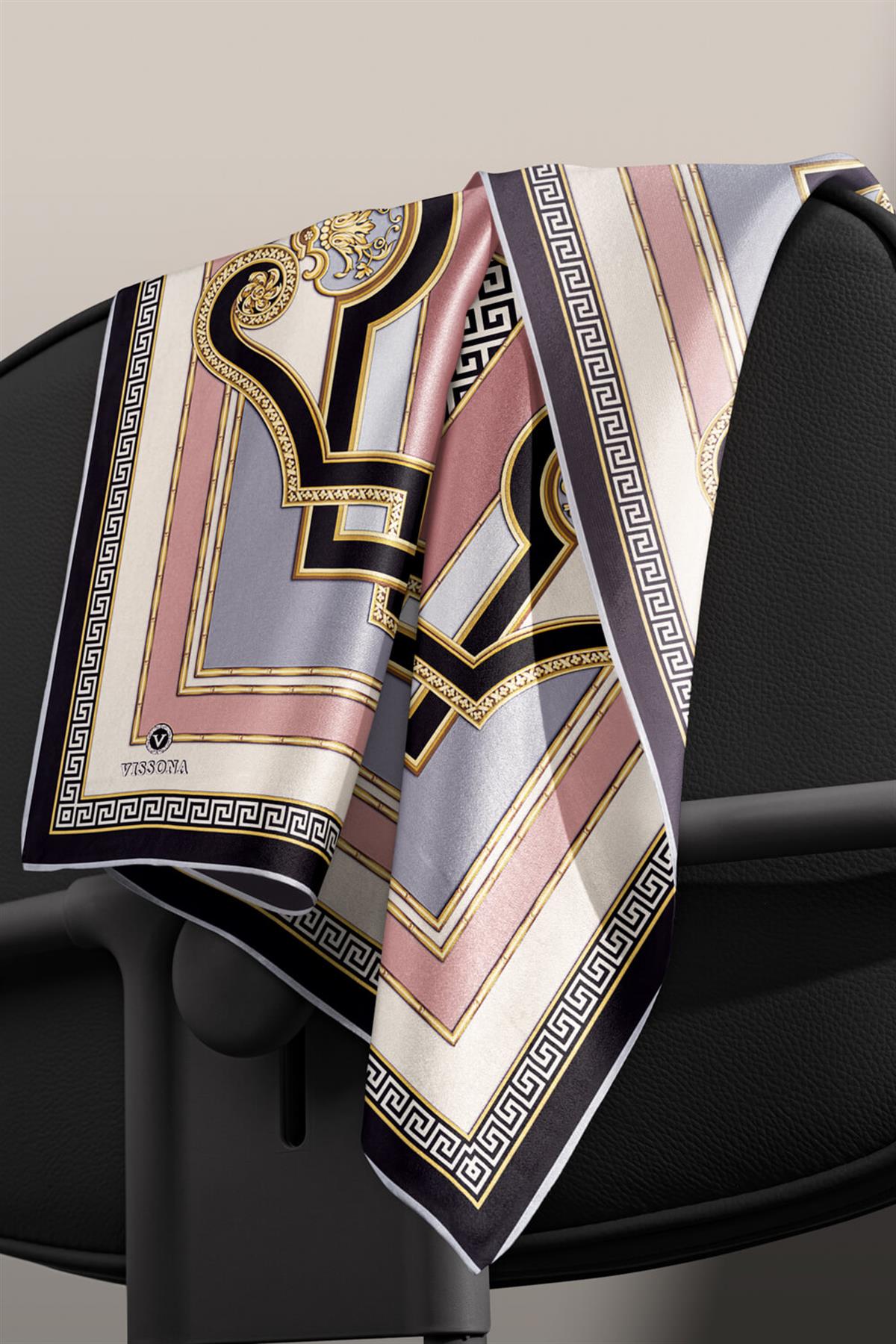 %100 Twill İpek Barok Desenli Pudra - Gri Renkli 90x90 Eşarp Dikim Şekli : El Dikişi