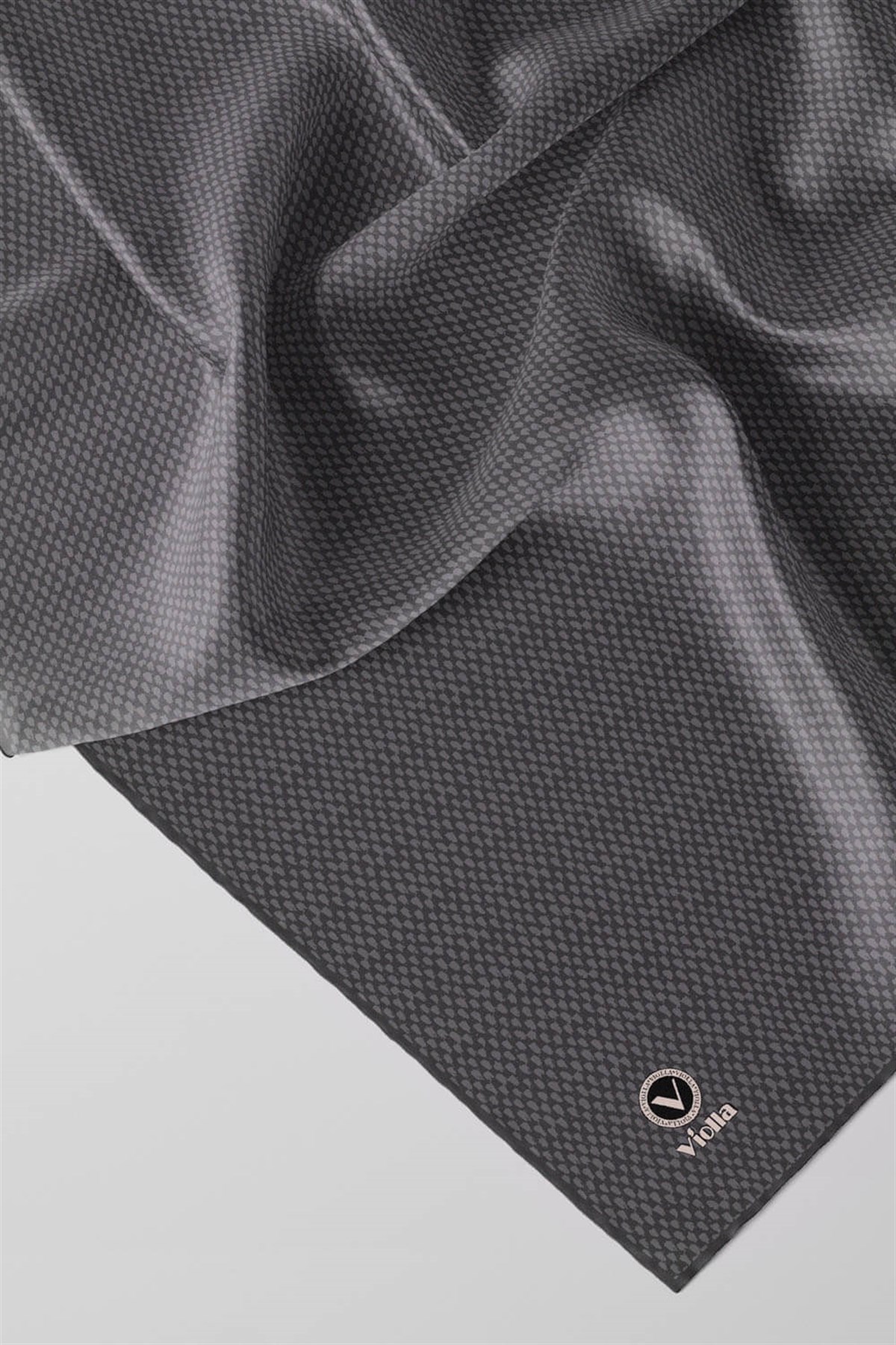 Twill Dokulu Düz Renk Desenli Gri Renkli 90x90 Eşarp (İpek İçermez) Kenar Dikiş Şekli El Dikişli