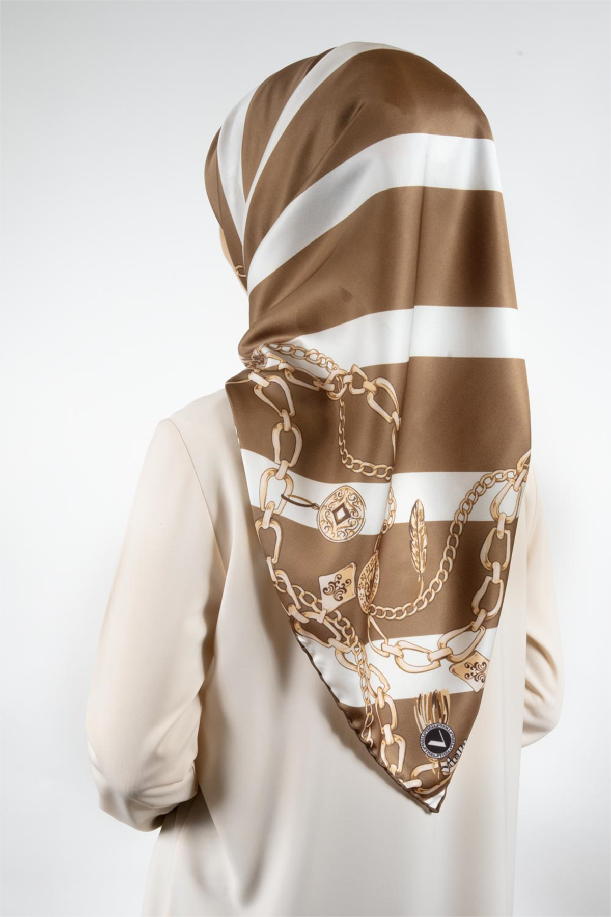 Twill Çizgili Zincir Desenli Vizon Renkli 90x90 Eşarp (İpek İçermez) Kenar Dikiş Şekli El Dikişli