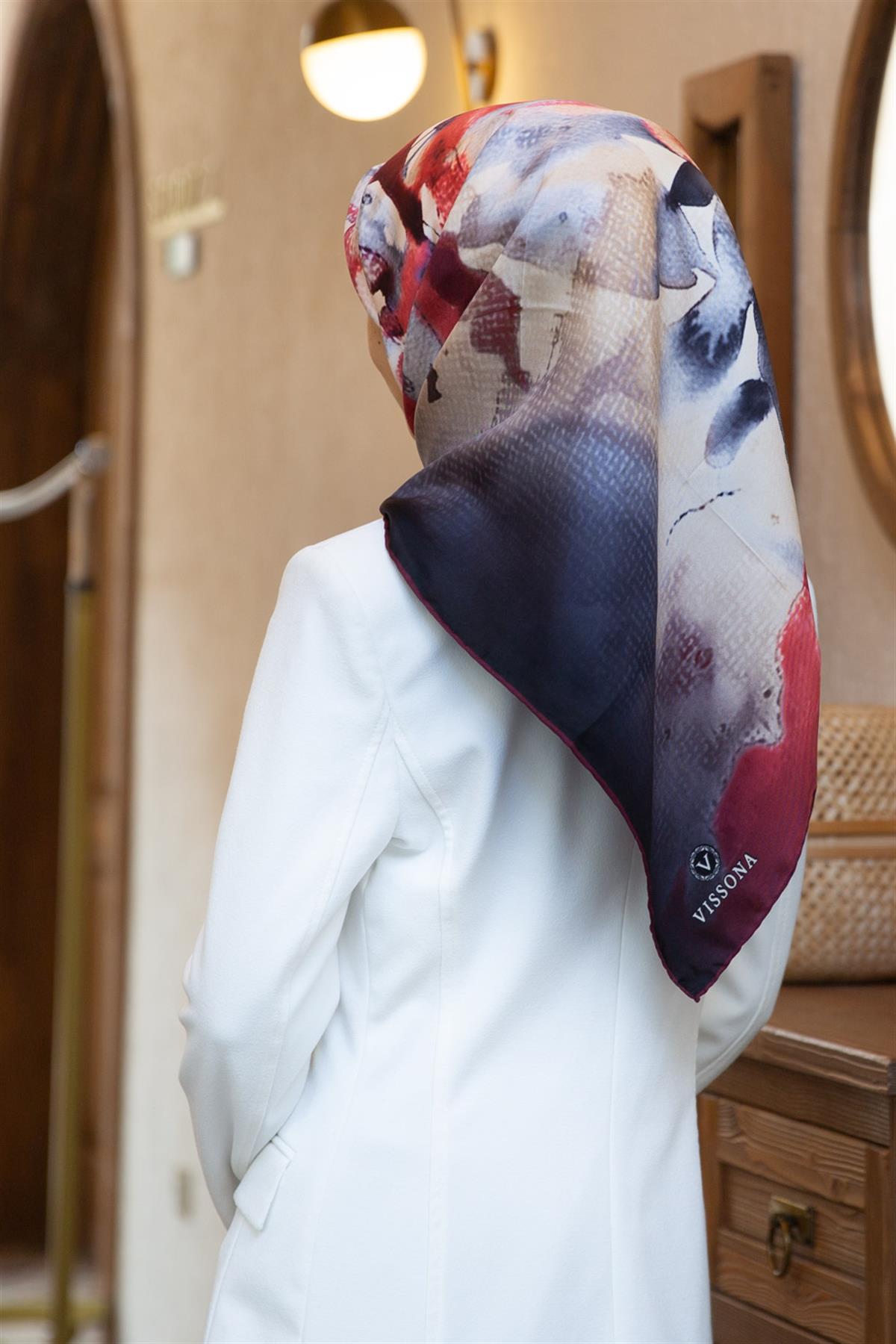 %100 Twill İpek Suluboya Çiçek Desenli Siyah - Bordo Renkli 90x90 Eşarp Dikim Şekli : El Dikişi