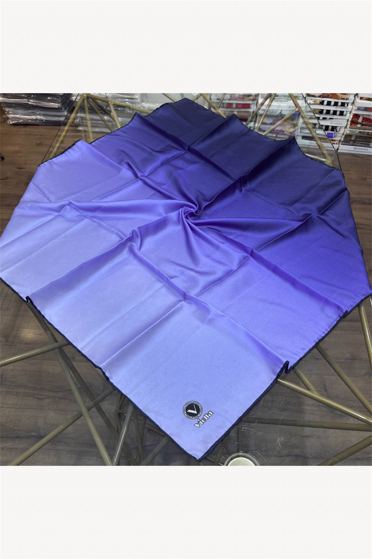 Kristal Degrade Desenli İndigo Renkli 90x90 Eşarp (İpek İçermez) Kenar Dikiş Şekli El Dikişli