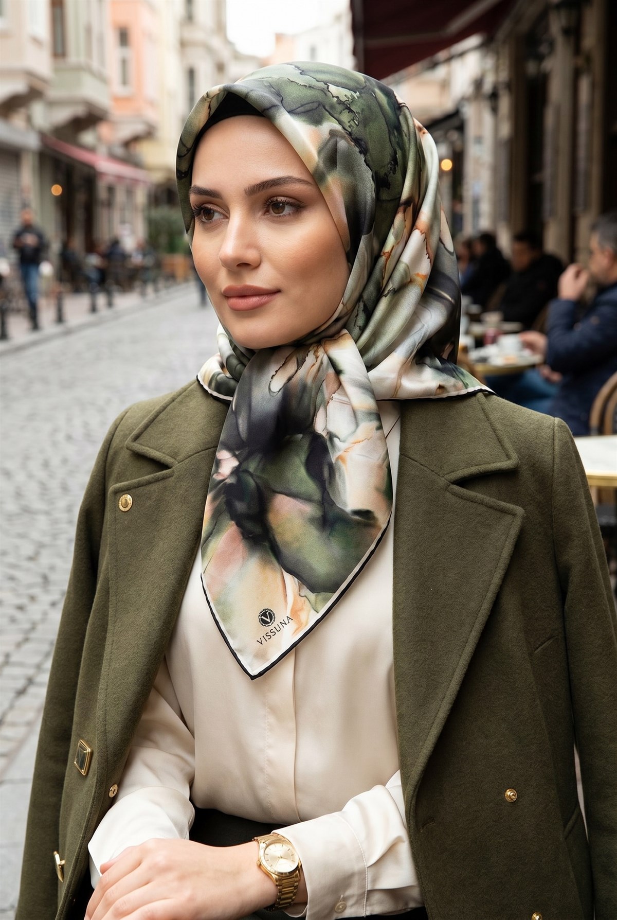 %100 Twill İpek Batik Çiçek Desenli Haki Yeşili - Vizon Renkli 90x90 Eşarp Kenar Dikiş Şekli El Dikişli