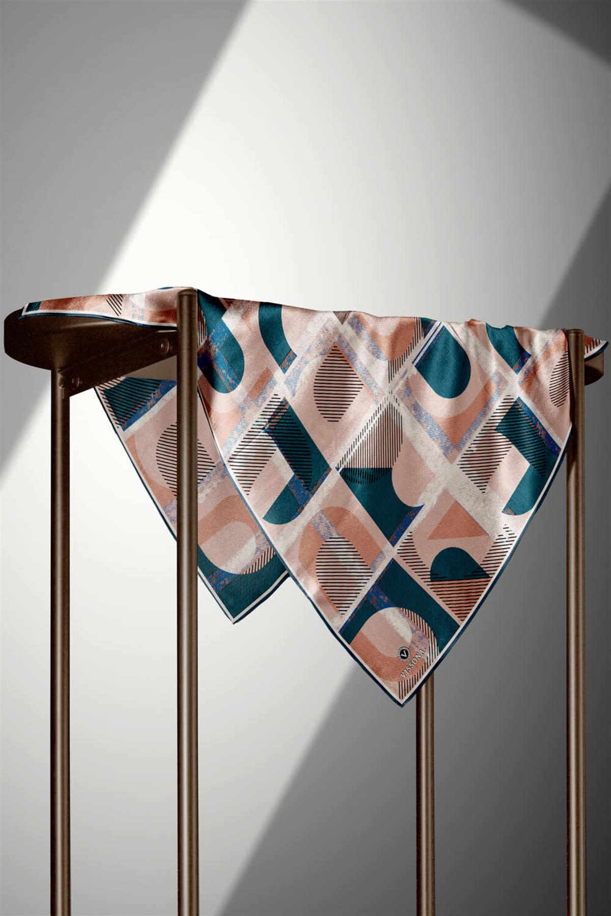 %100 Twill İpek Geometri Desenli Lacivert - Vizon Renkli 90x90 Eşarp Kenar Dikiş Şekli El Dikişli