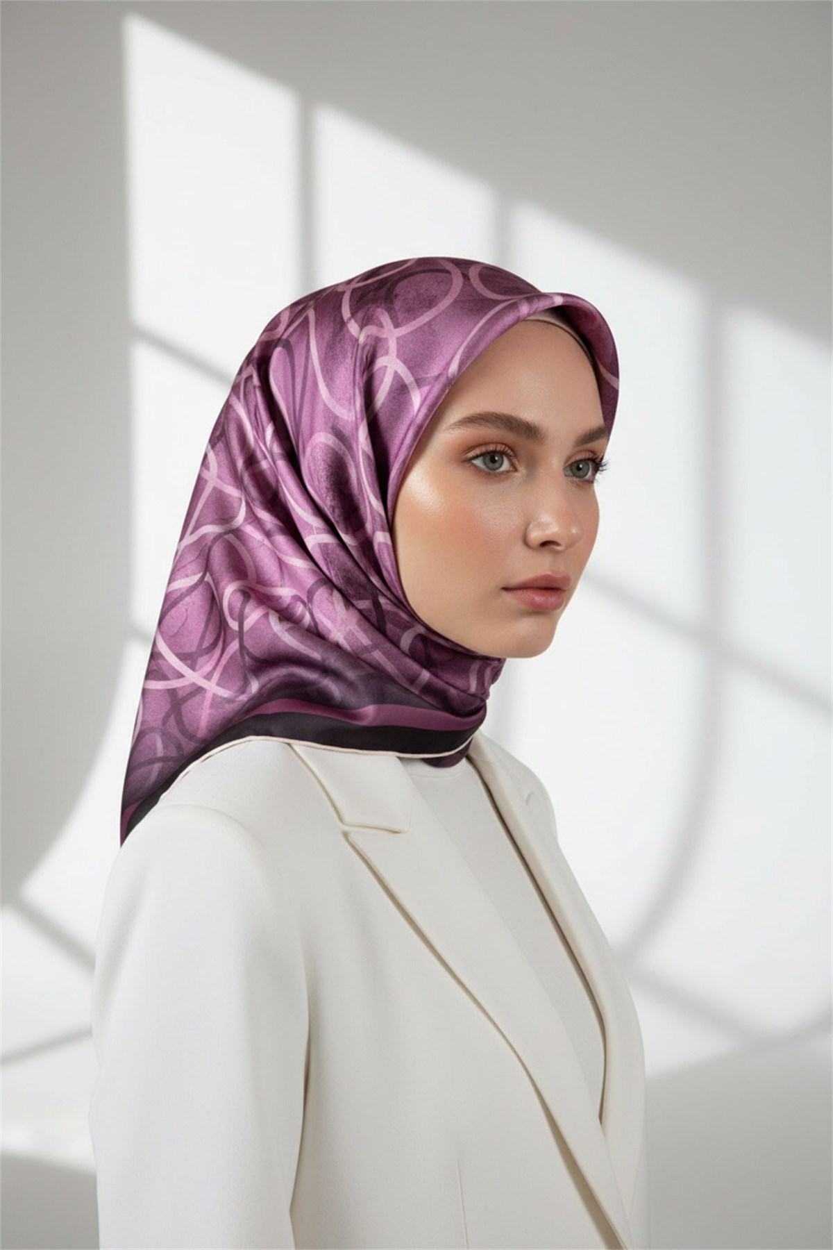 Kristal Geometrik Desenli Lila Renkli 90x90 Eşarp (İpek İçermez) Kenar Dikiş Şekli El Dikişli