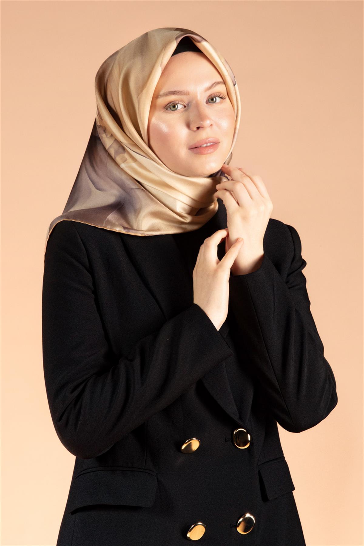 %100 Twill İpek Yaprak Desenli Bej Renkli 90x90 Eşarp Dikim Şekli : El Dikişi