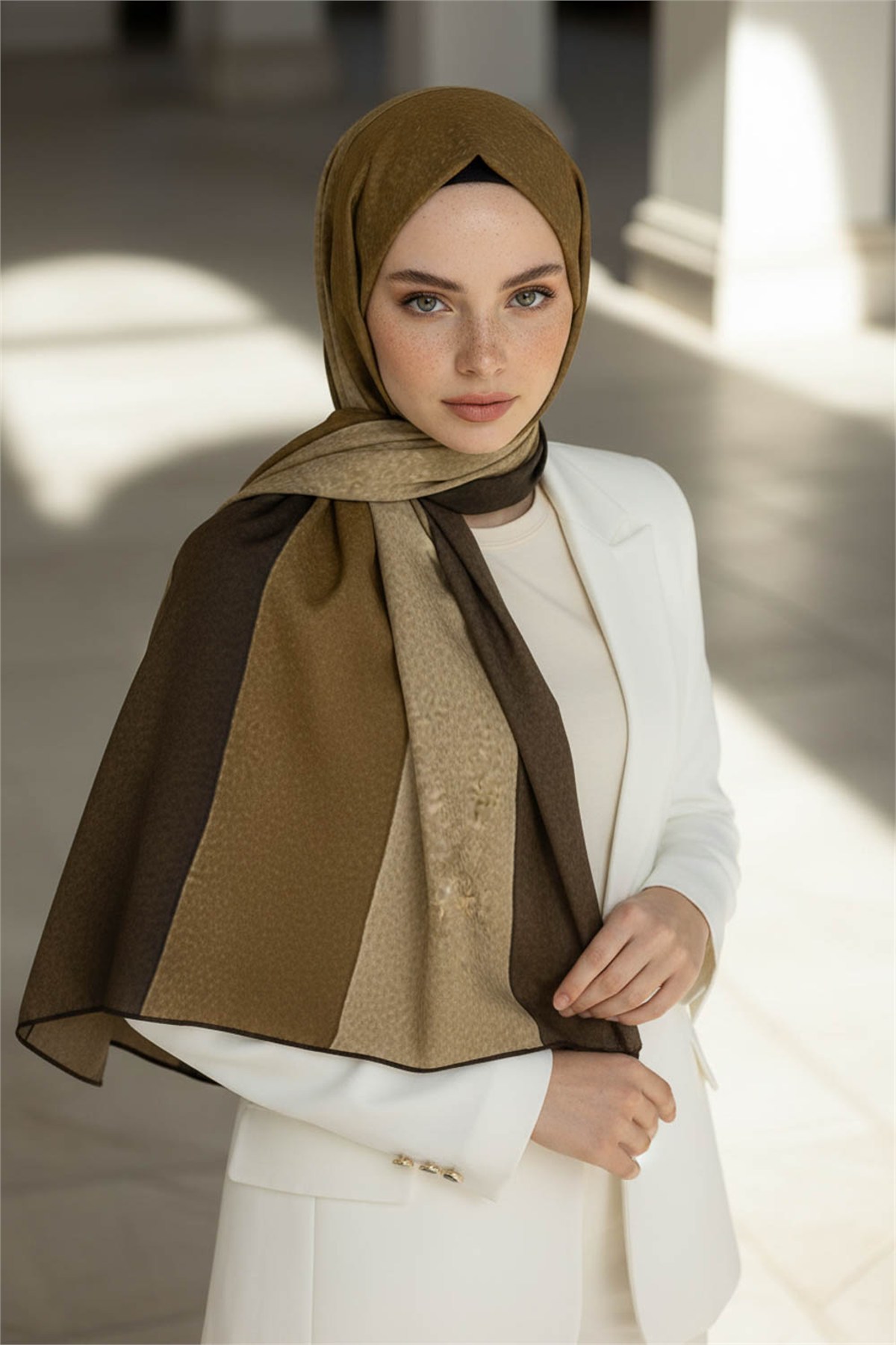 KREP DALGA DESENLİ BEJ RENKLİ 75X195 KIRIŞMAZ ŞAL
