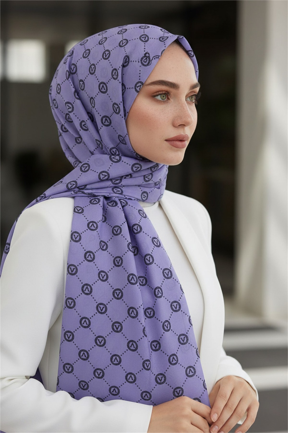 %100 Saf İpek Şal İnce Saten Vual Dokuma V Logo Desenli Lila Renkli 90x210 Şal